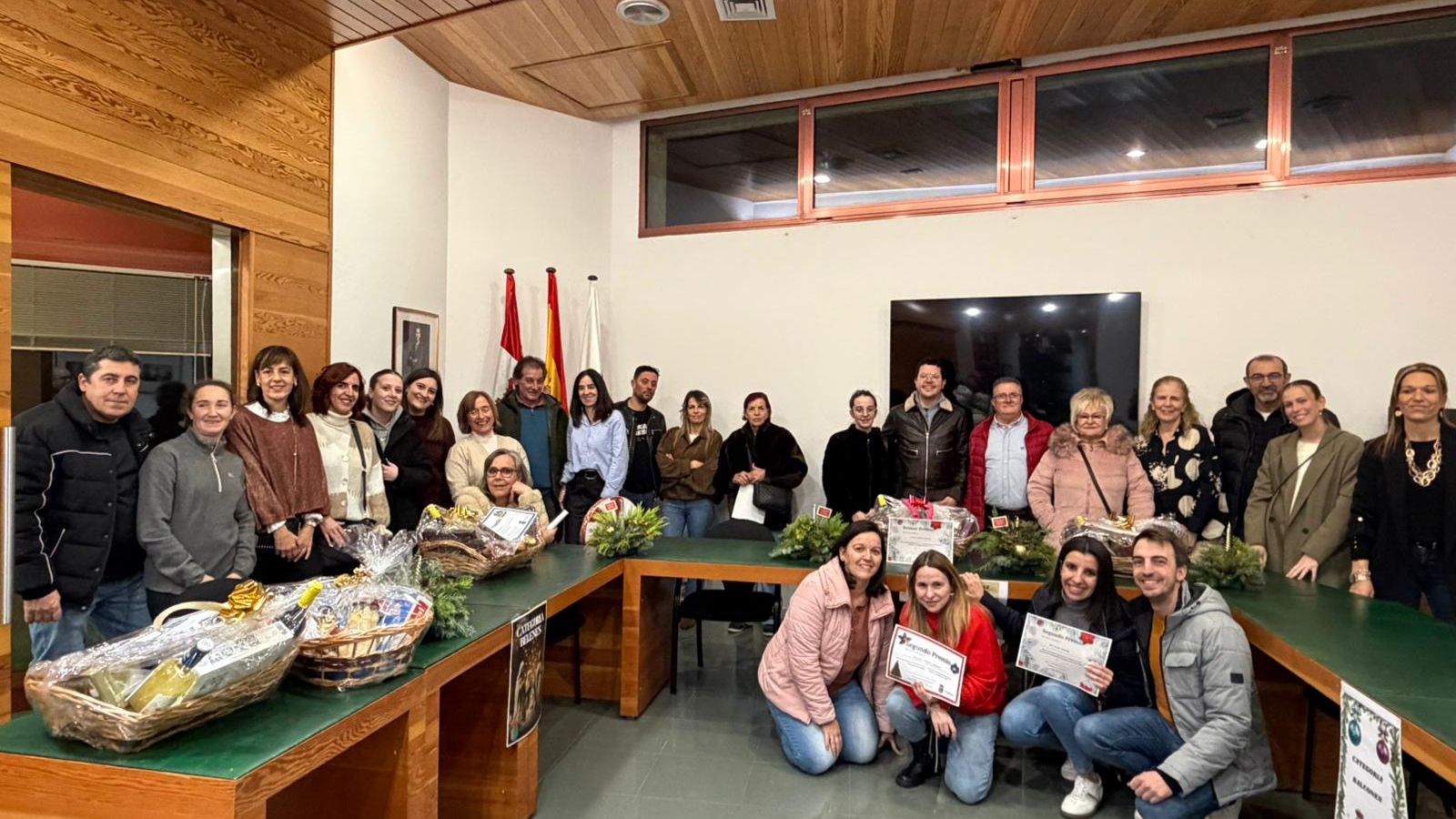 Villamayor entrega los premios de los concursos de decoración navideña y belenes