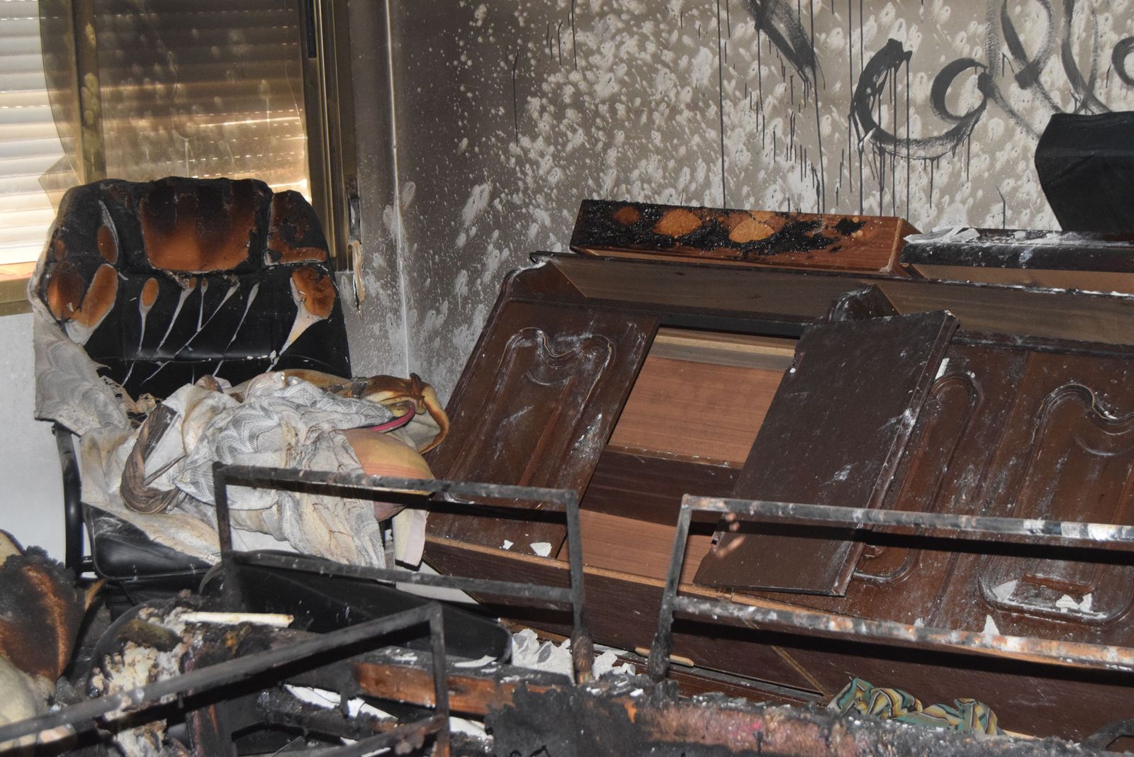 Habitación afectada por el fuego de Manzanal del Barco