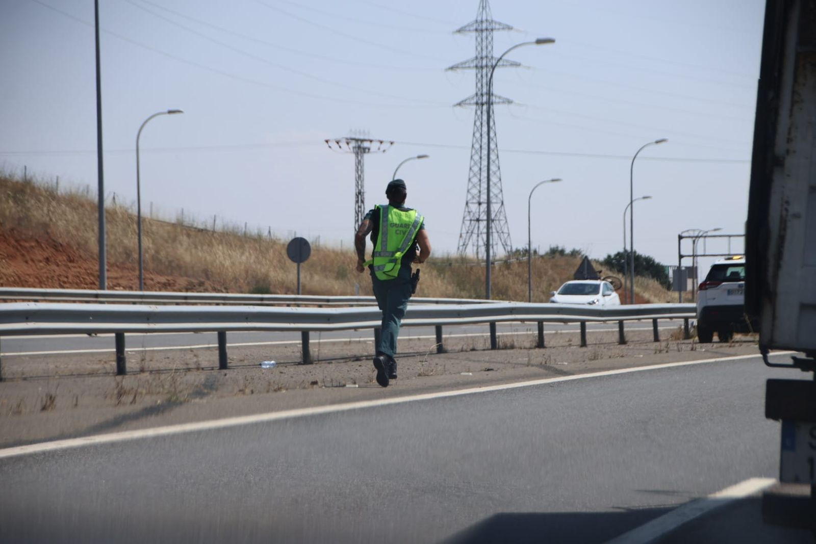 Accidente de tráfico entre un camión y un vehículo en la A-62 a la altura de Villares de la Reina