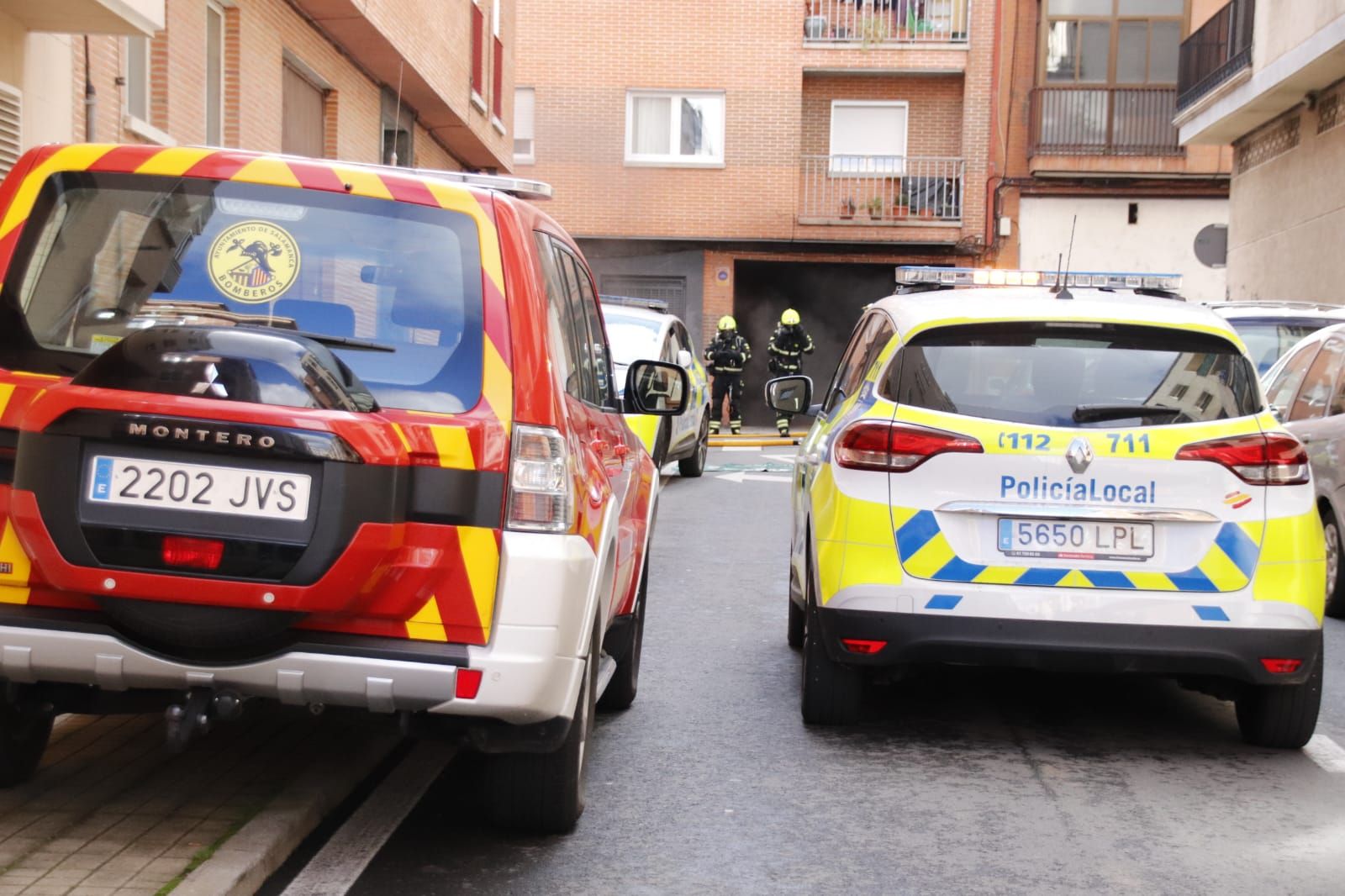 incendio-en-un-garaje-de-la-calle-almansa-fotos-andrea-m-1