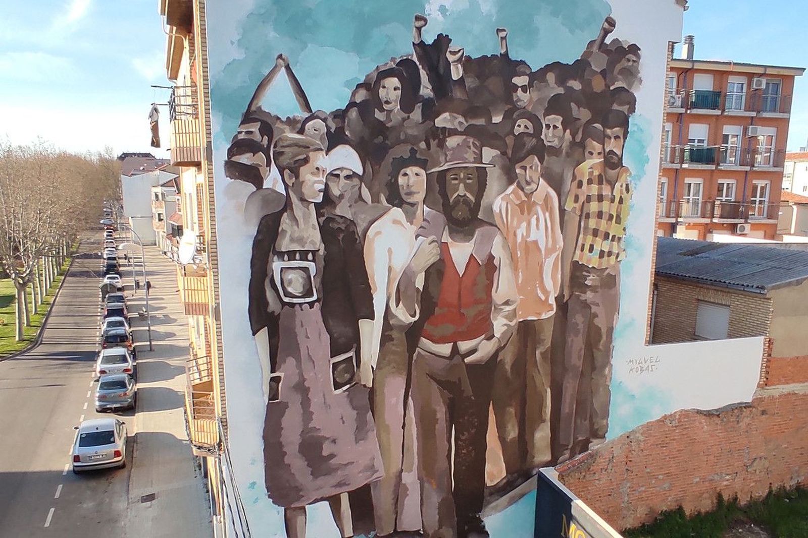 Un mural en homenaje a la primera manifestación en Zamora ya preside la Plaza de la Encomienda