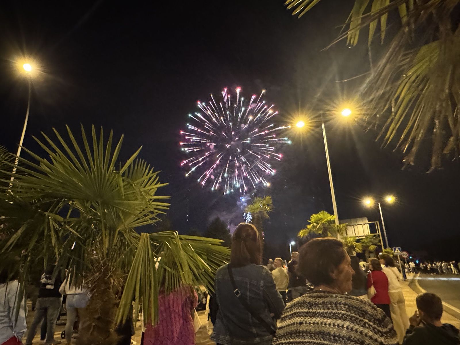 Fuegos artificiales en el entorno del Puente Romano