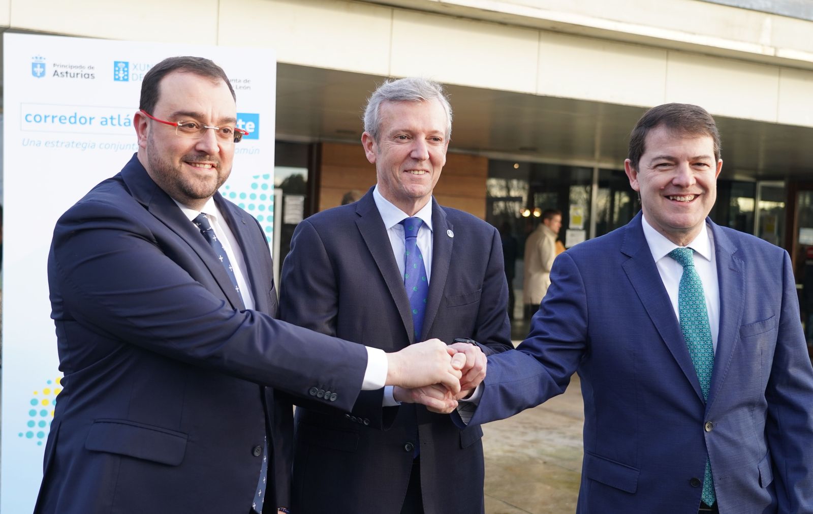 Mañueco llama a evitar una “España hemipléjica” y pide “pasos decididos” para el Corredor Atlántico del noroeste