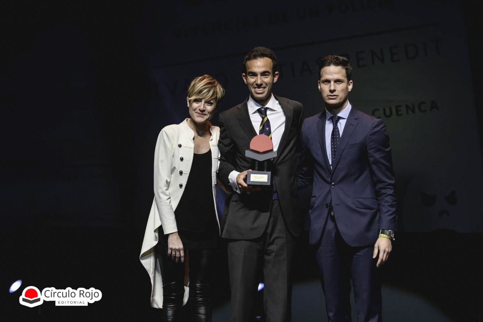 [Grupoalmeria] Fwd: Ndp "Círculo Rojo Cuenta Con Más De Un Centenar De Títulos E