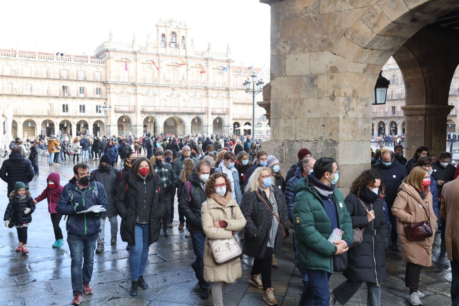 Turistas turismo en la Plaza Mayor