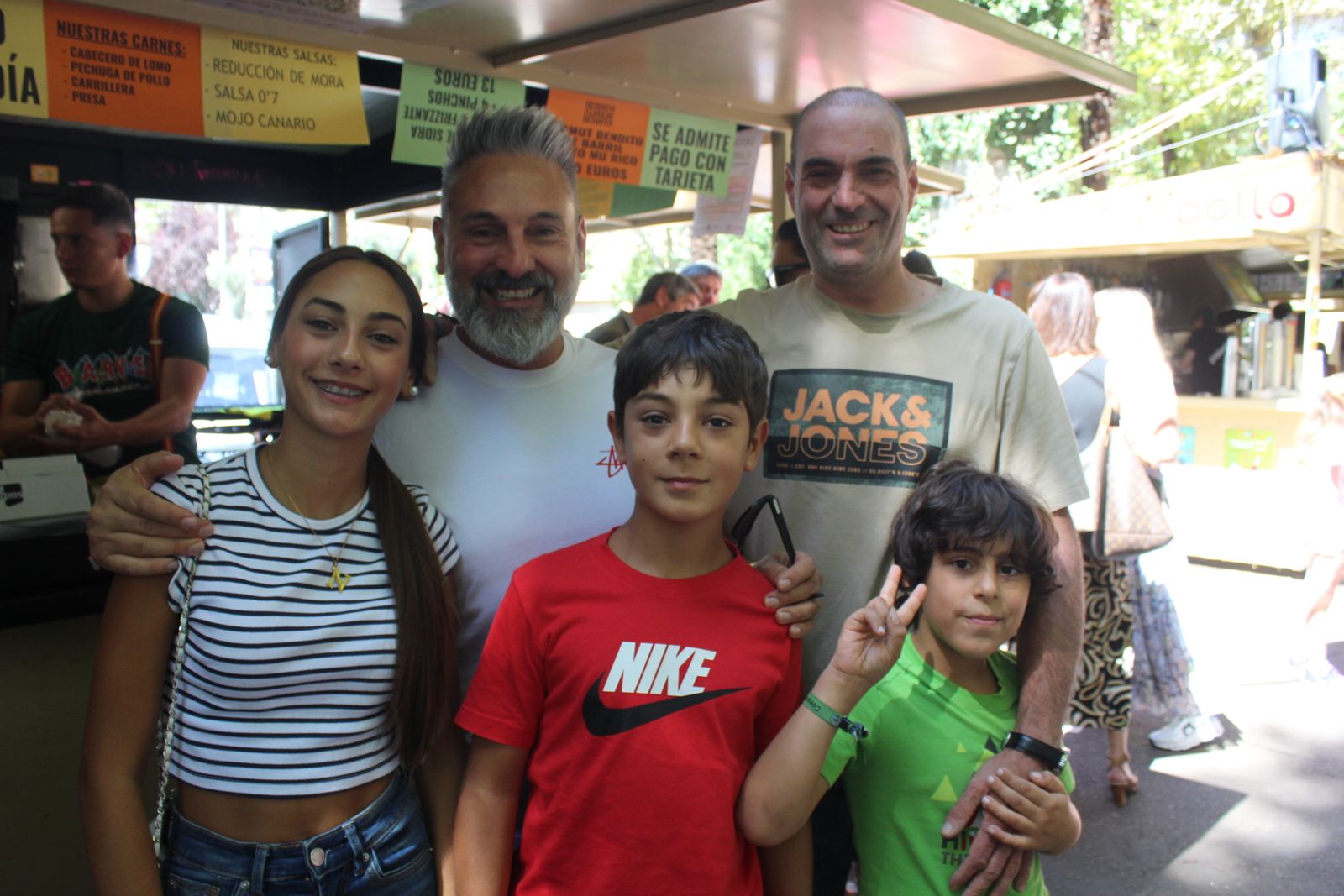 Ambiente en la Feria de Día en el mediodía de este sábado