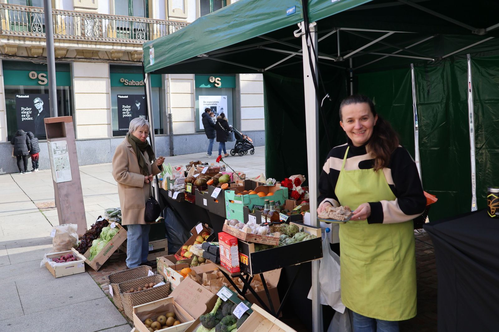 mercado-ecologico-en-la-plaza-de-la-constitucion-8