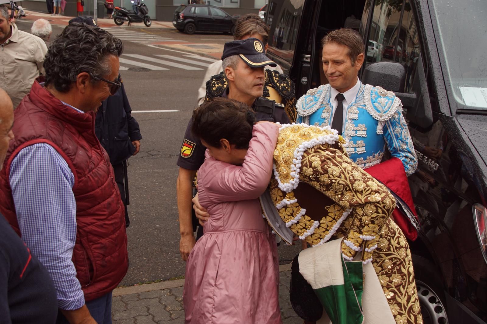 ambiente-en-el-patio-de-cuadrillas-de-la-glorieta-para-ver-a-talavante-roca-rey-y-aguado-20-de-septiembre-de-2024-foto-juanes-34