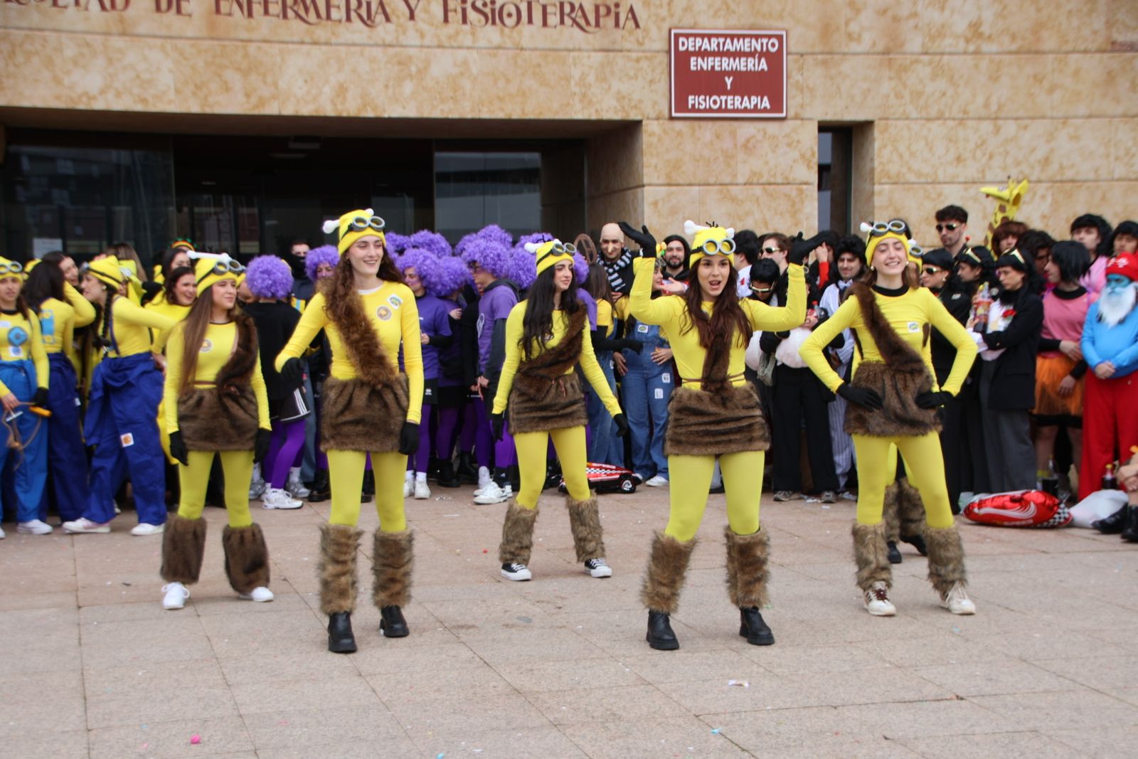 Charanga fiestas Enfermería y Fisioterapia USAL