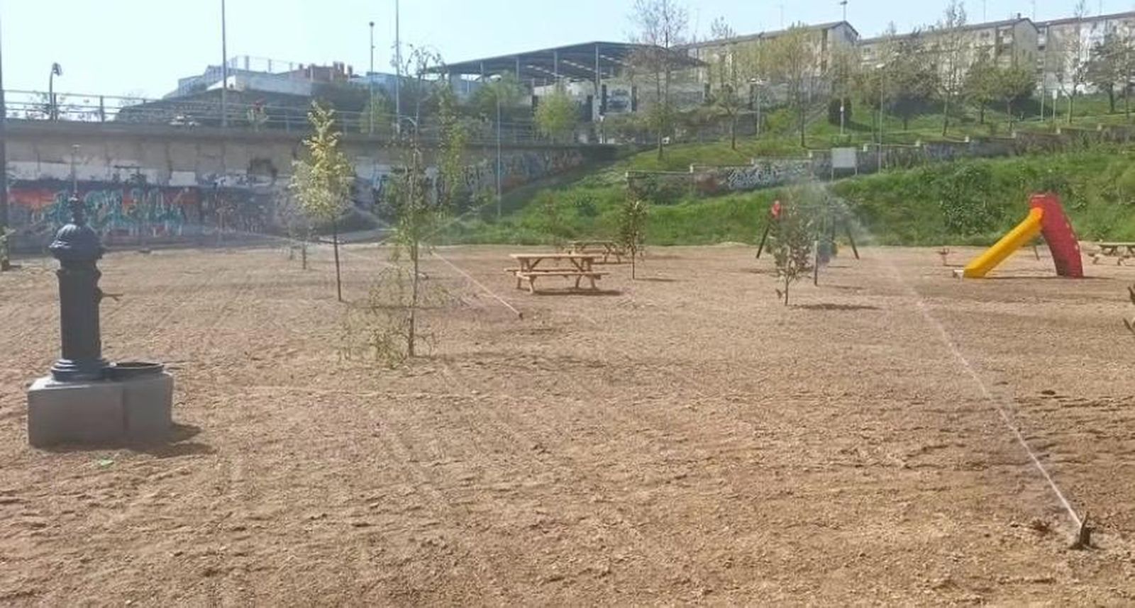 El sistema de riego ya se encuentra en funcionamiento en la finca de La Josa