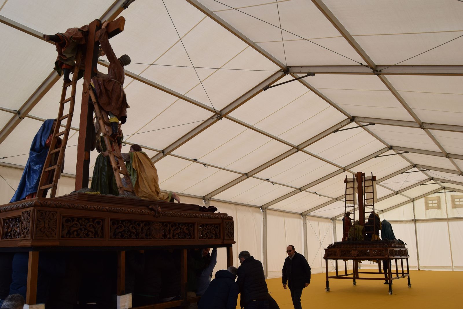 traslado-de-los-pasos-de-semana-santa-a-la-carpa-26