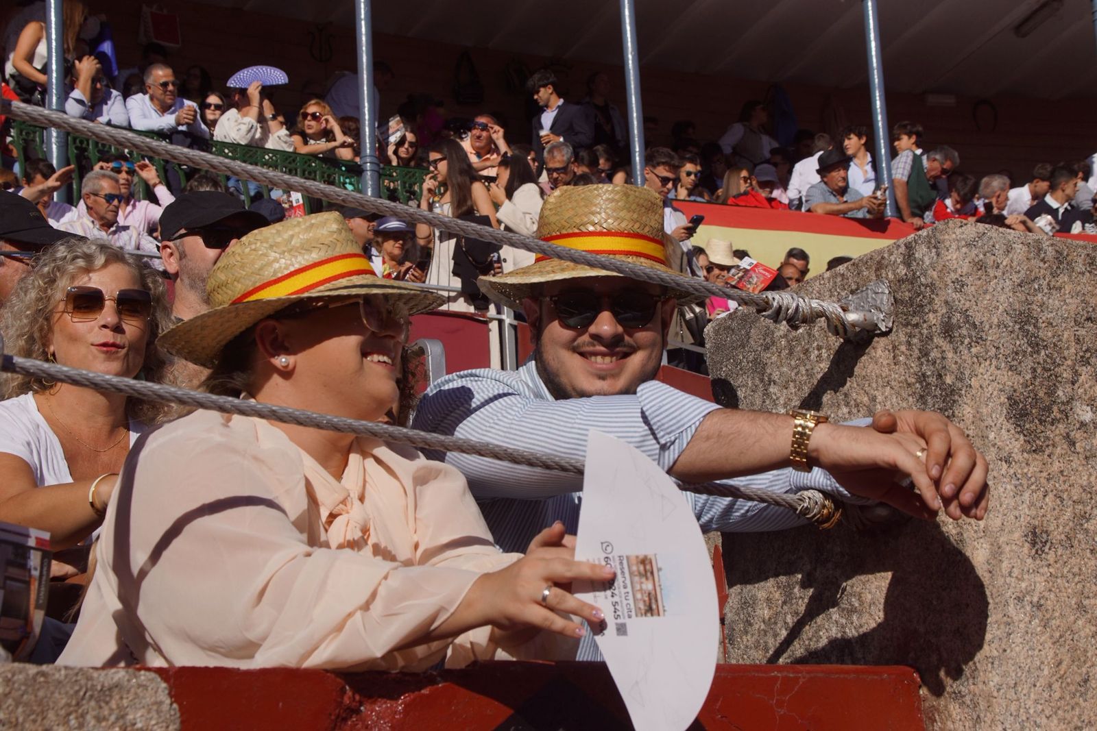 Así ha vivido la afición salmantina el adiós a la feria desde los tendidos: imágenes del ambiente en la corrida concurso