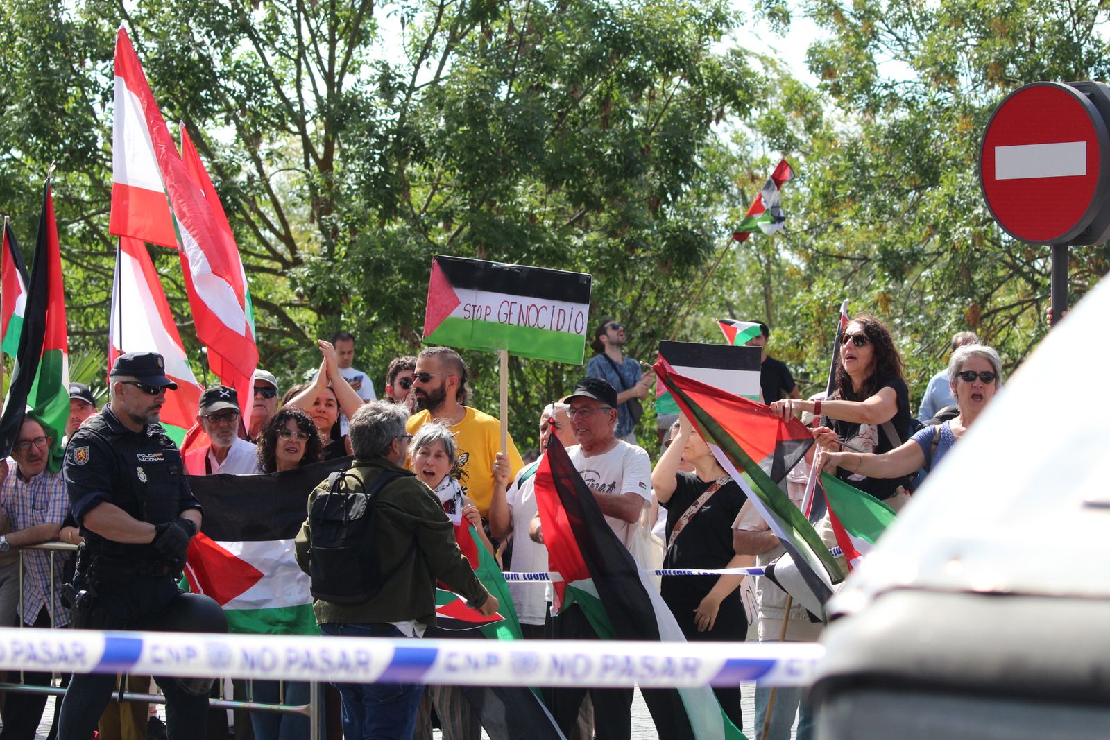 Protestas por Palestina al paso de la Vuelta Ciclista a España por Salamanca