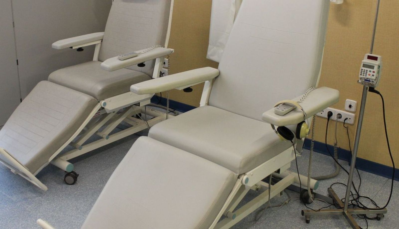 Quimioterapia, radioterapia, tratamiento del cáncer, camilla, camillas, oncólogo Quimioterapia, radioterapia, tratamiento del cáncer, camilla, camillas, oncólogo