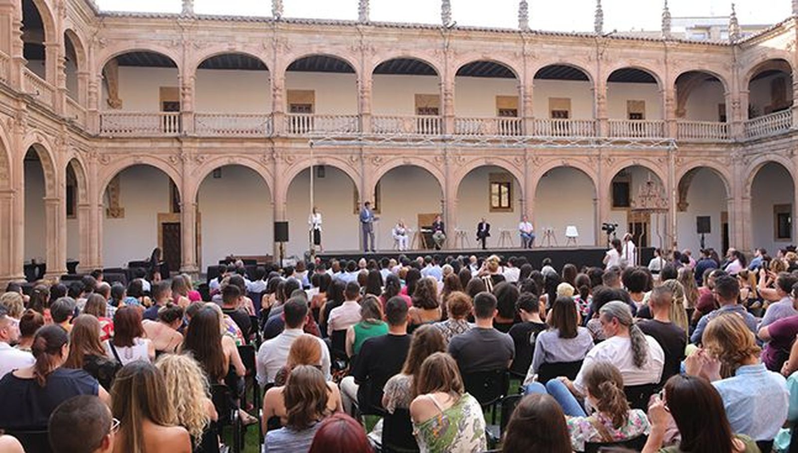 Foto del acto inaugural | Foto: Com. USAL