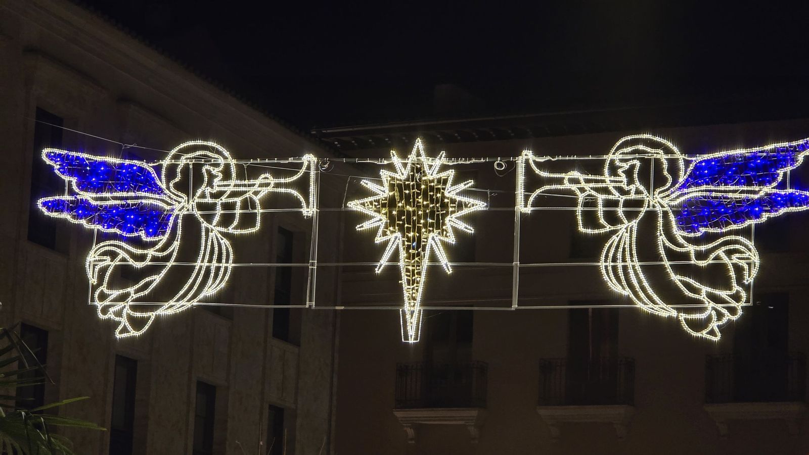 La Plaza Mayor de Salamanca se ilumina con “El Astronauta y la Estrella”: arranca la Navidad