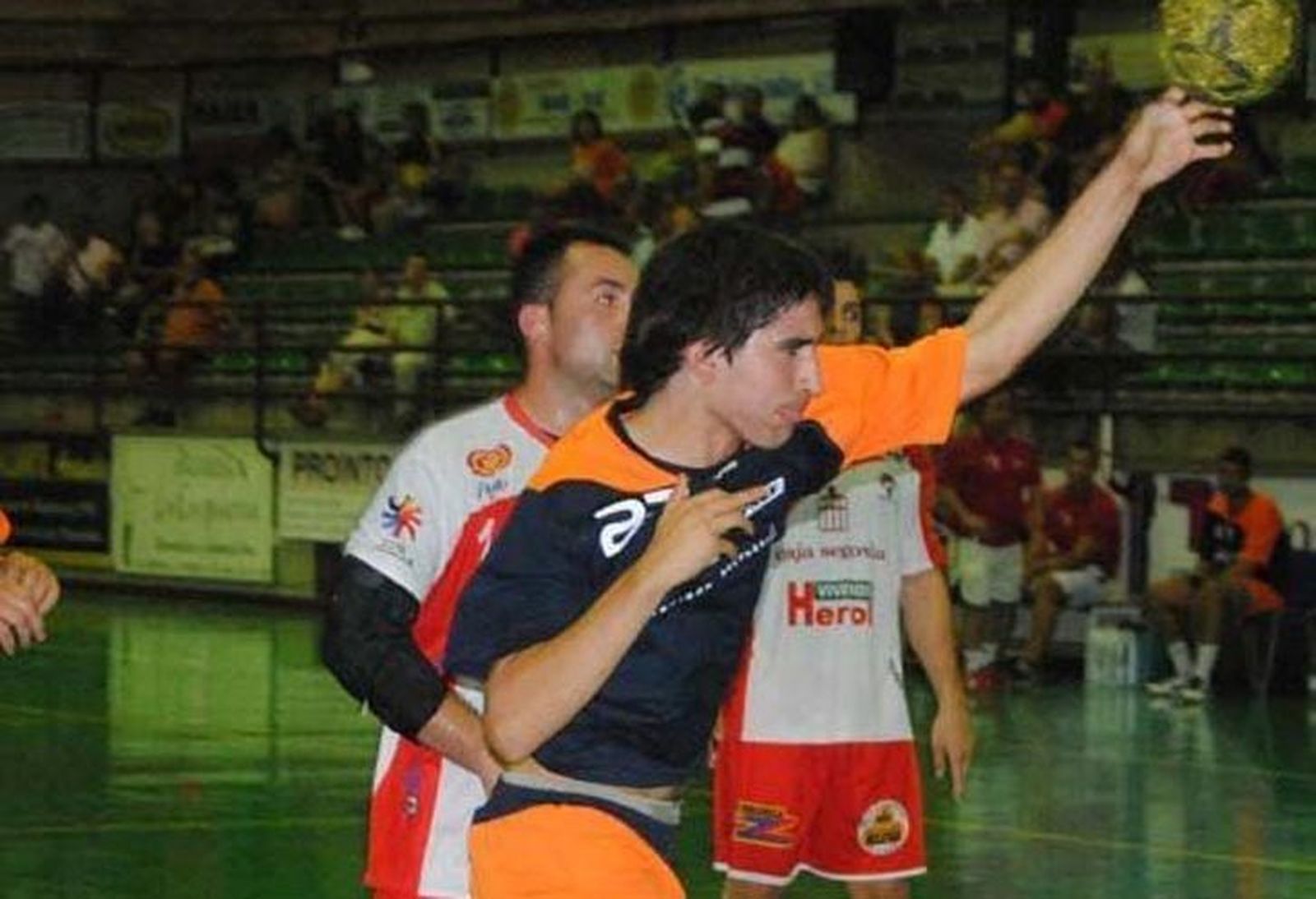 El BM Zamora ficha al joven extremo Rodrigo del Val