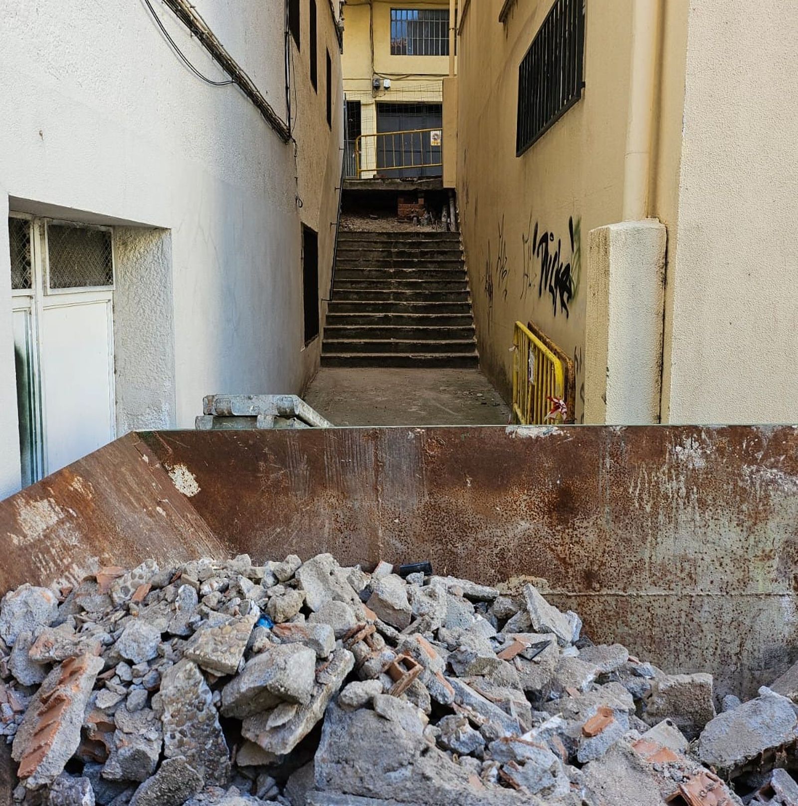 Obras escaleras Las Olivillas Béjar Obras escaleras Las Olivillas Béjar