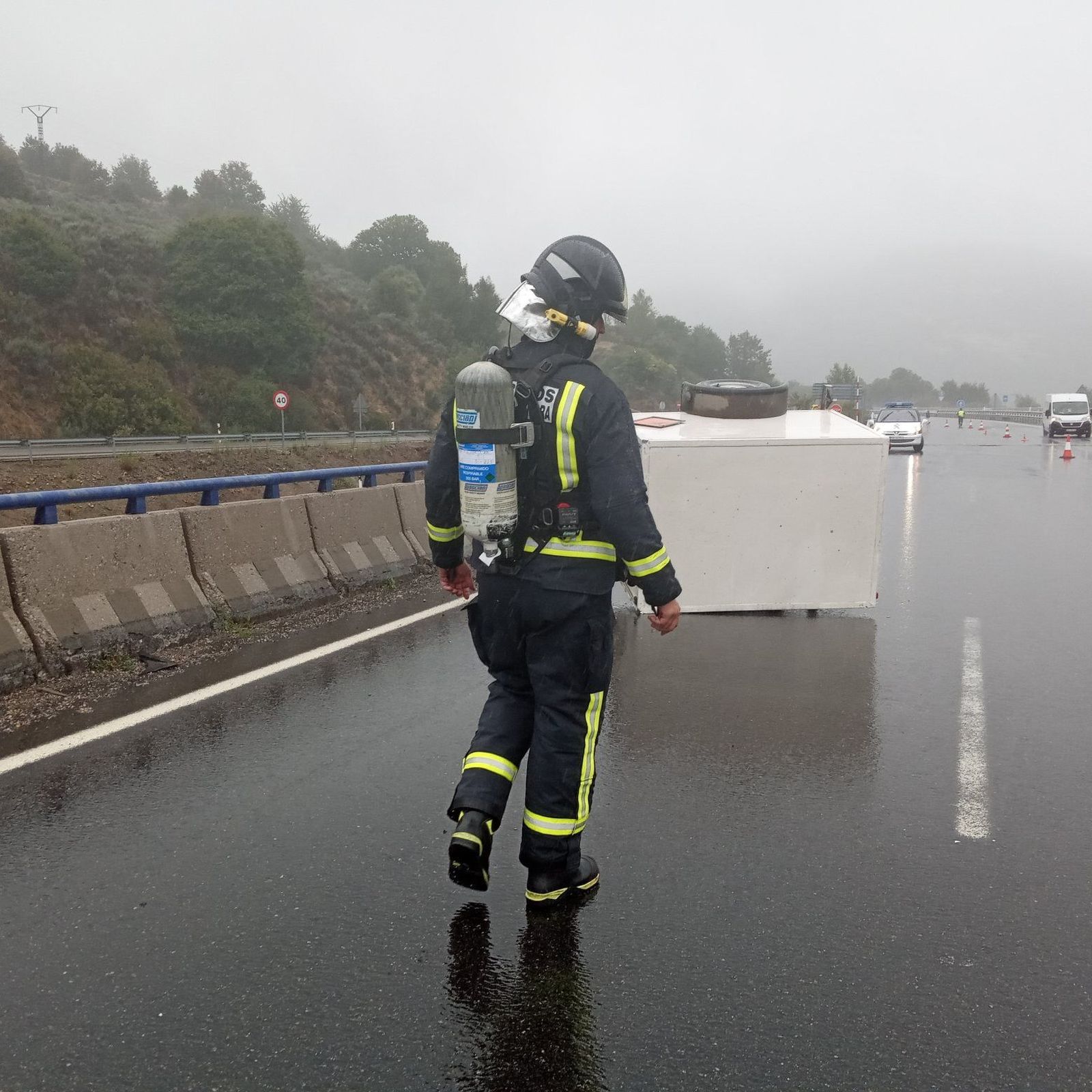 Bomberos accidente perdida remolque (1)