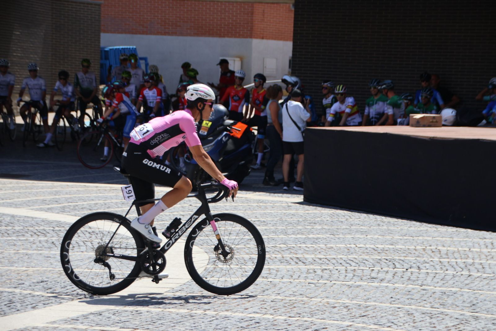 Salida II Vuelta Ciclista a Castilla y León Sub-23 y Élite