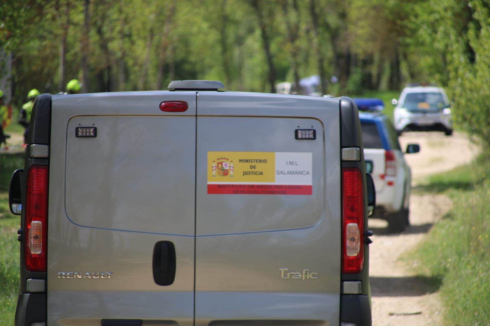 Dispositivo de rescate del cuerpo sin vida en el río Tormes entre Villamayor y Santibañez del Río