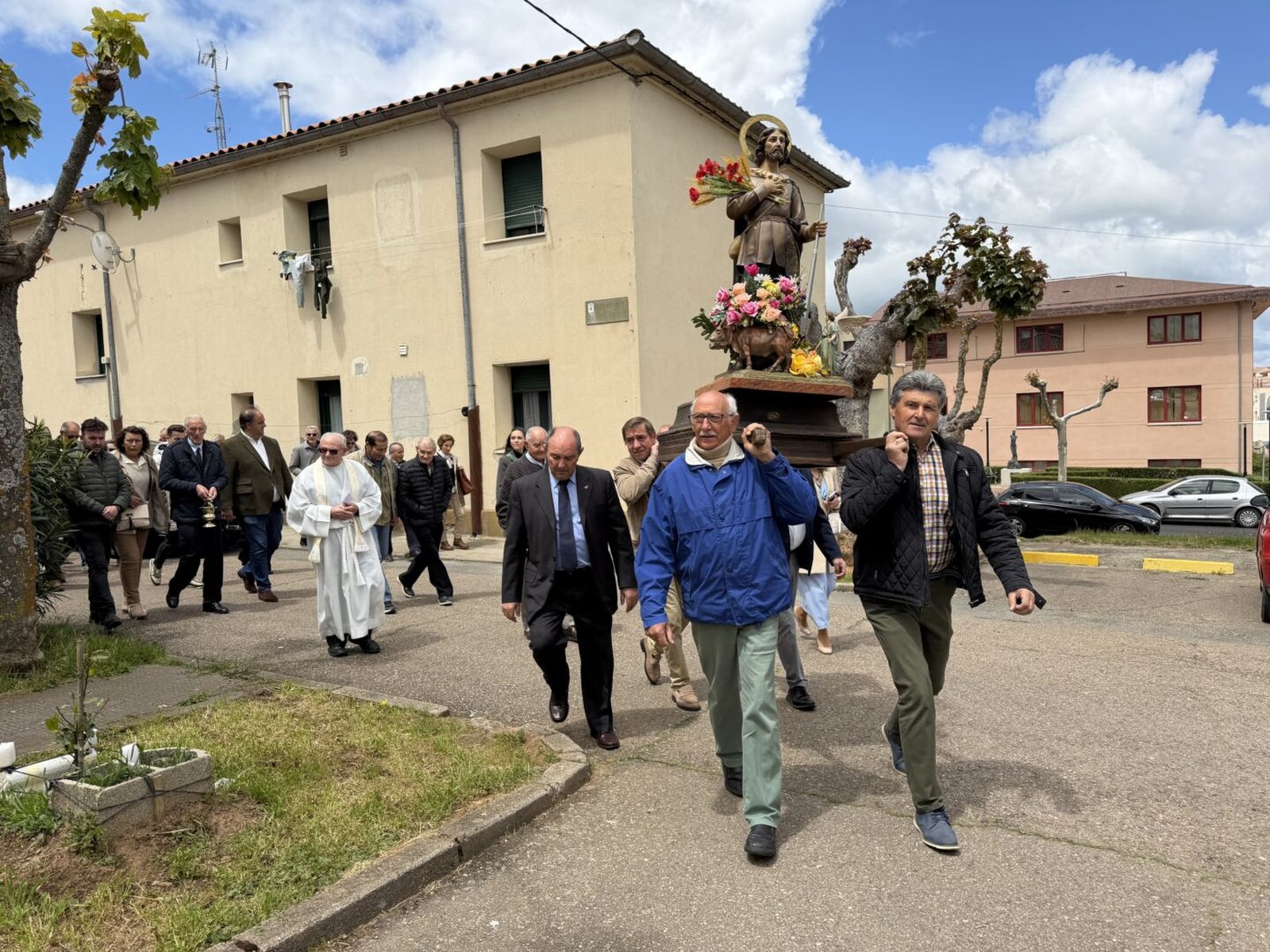 Guijuelo saca en procesión a San Isidro Labrador
