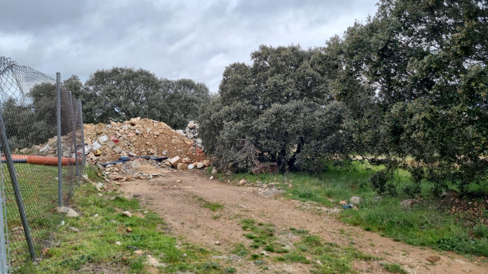 Escombreras en Carrascal de Barregas (1)