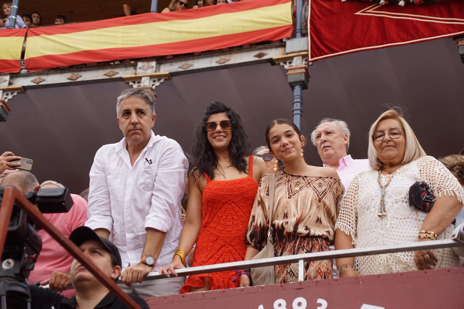 Gran ambiente en La Glorieta para la tarde de toros de Morante de la Puebla, Ismael Martín y Marco Pérez