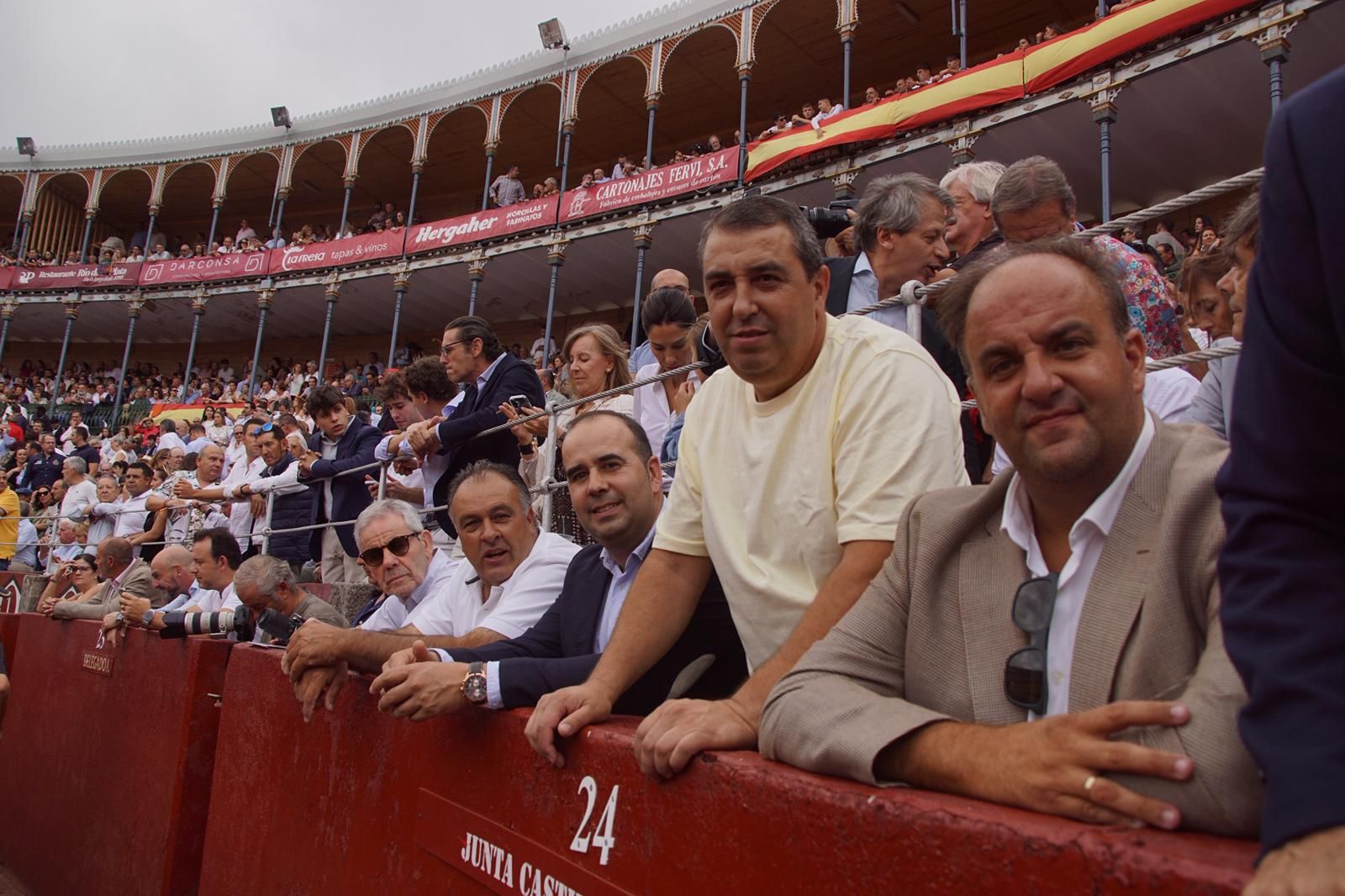 Gran ambiente en La Glorieta para la tarde de toros de Morante de la Puebla, Ismael Martín y Marco Pérez