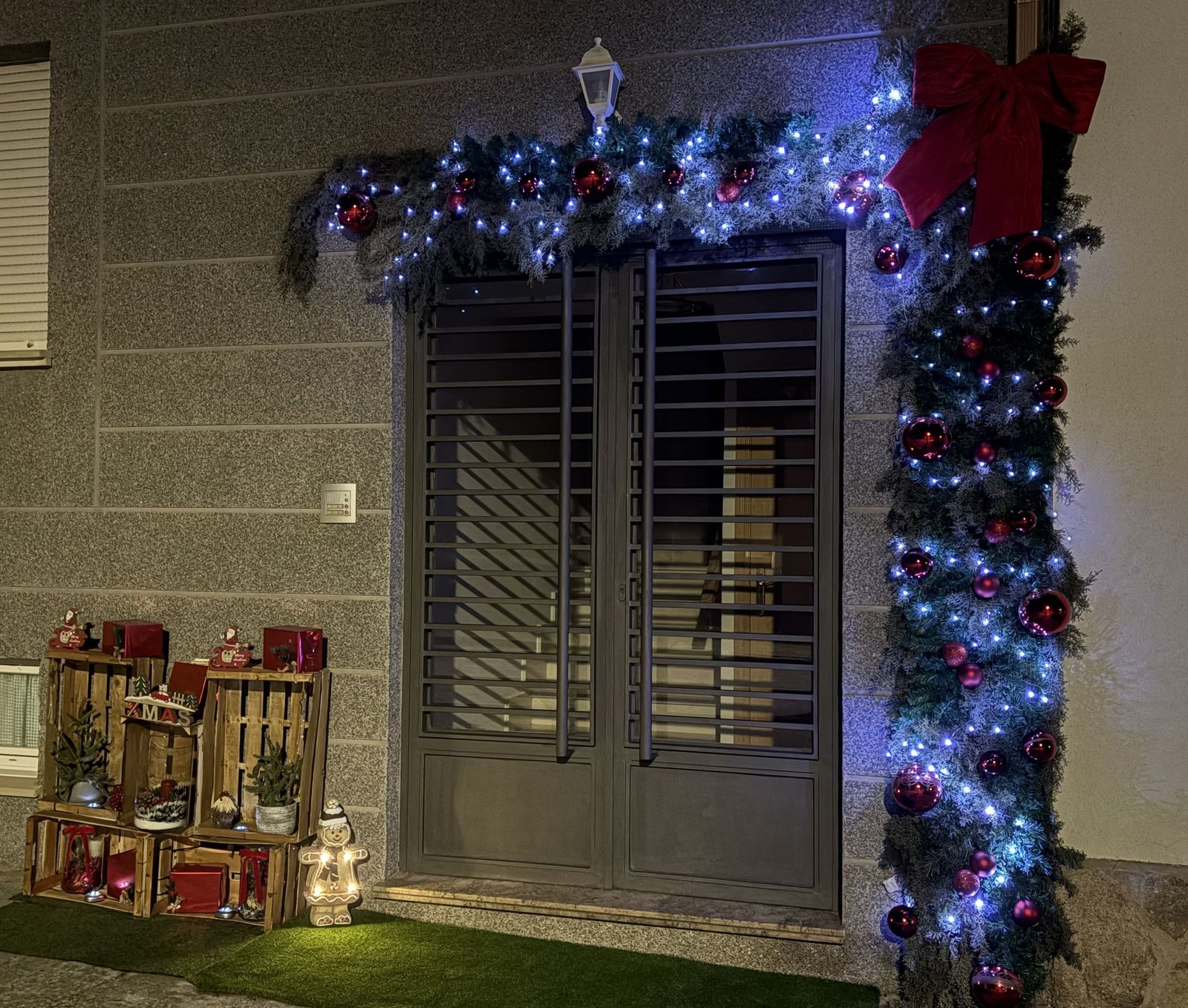 F.J.E.A. - Decoración navideña en una vivienda de Ledesma (2).jpeg