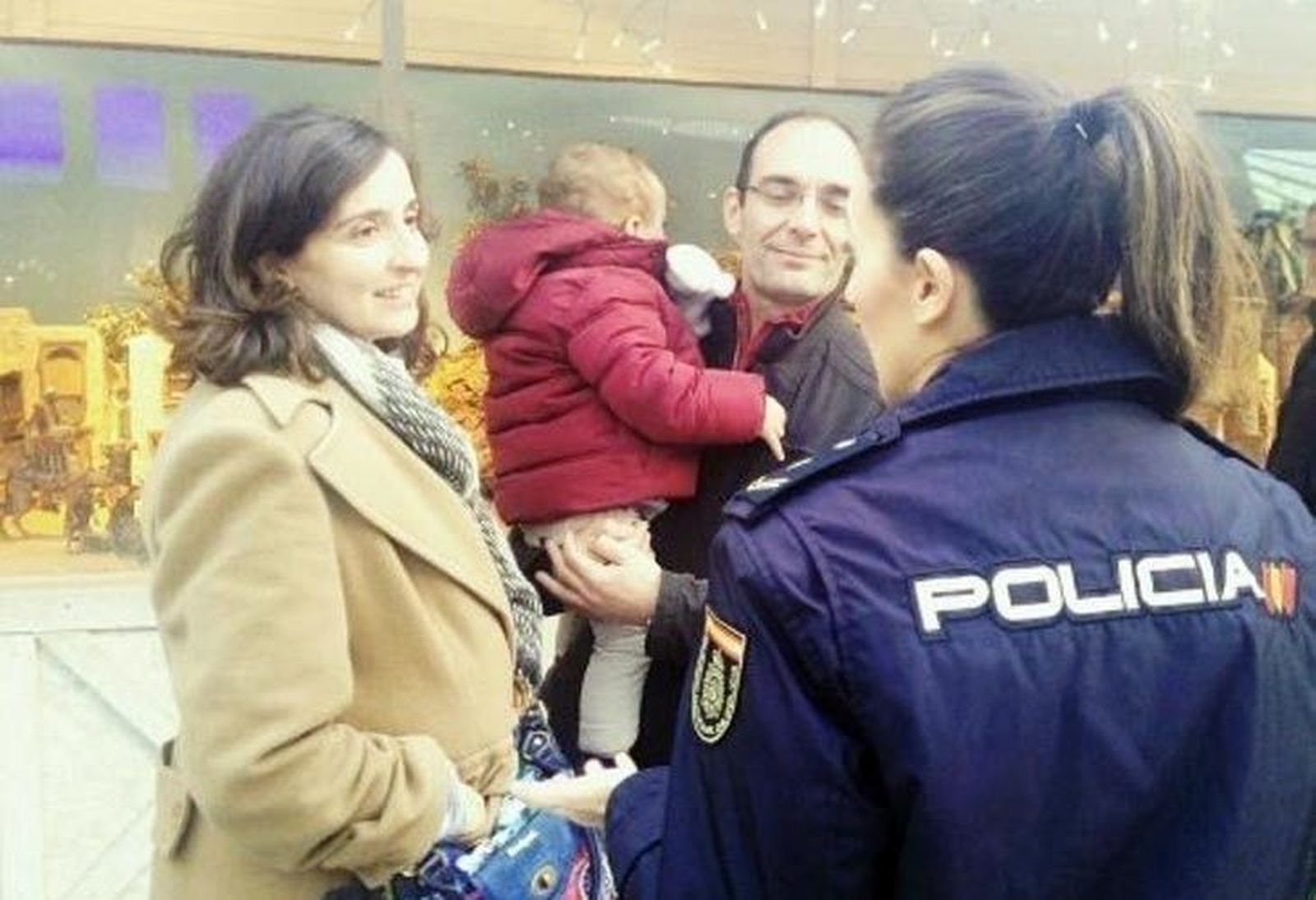 La Policía Nacional difunde un decálogo de consejos para disfrutar de una Navidad segura