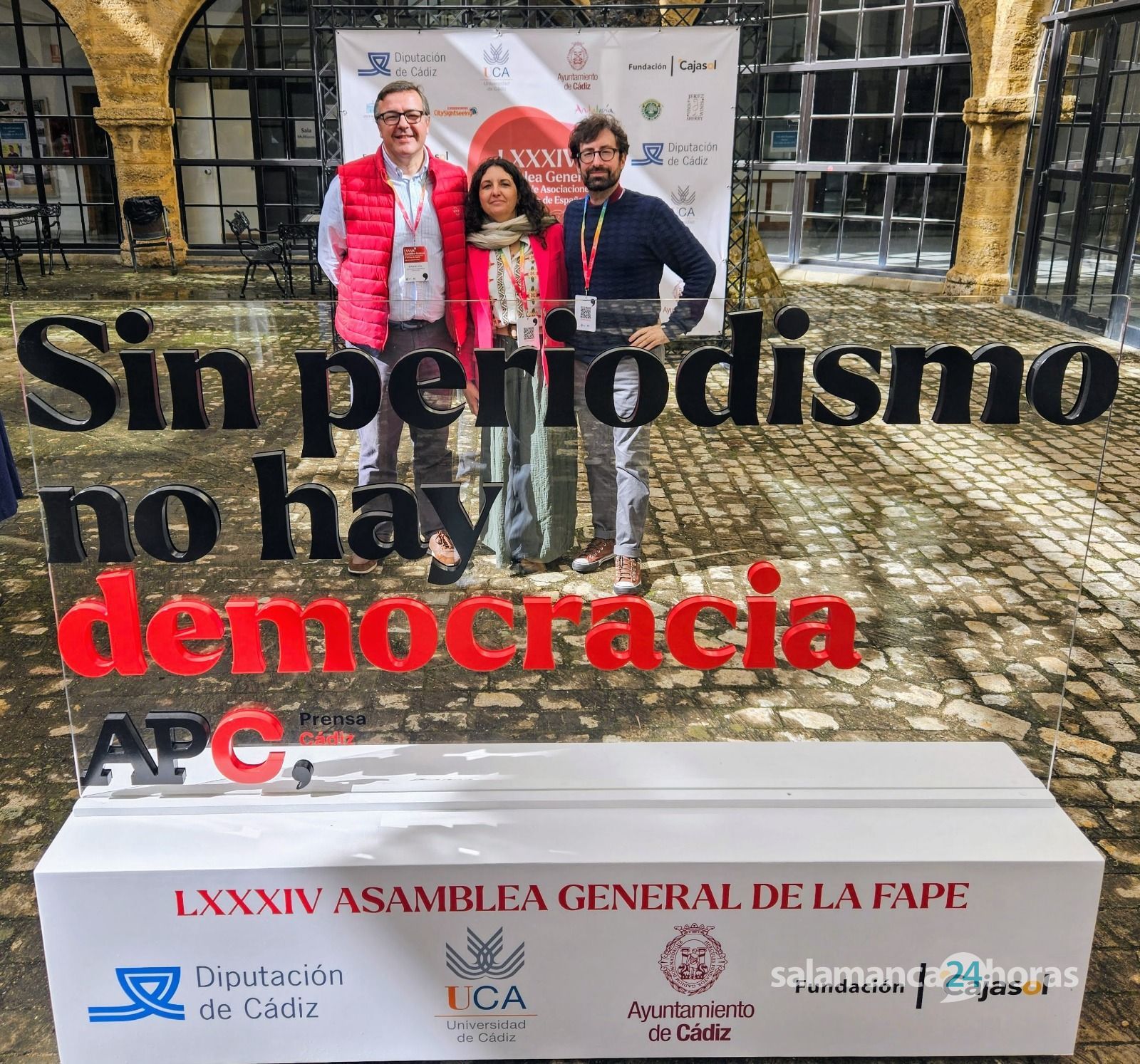 Los representantes de ASPE, Ignacio Coll, Ana Carlos y Héctor Sánchez, durante la Asamblea de FAPE celebrada en Cádiz