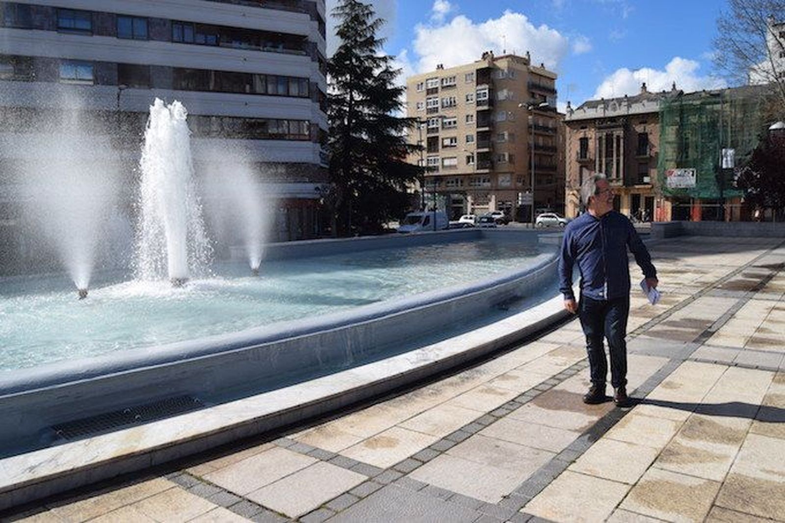 La fuente de La Marina entra en funcionamiento tras varios años parada