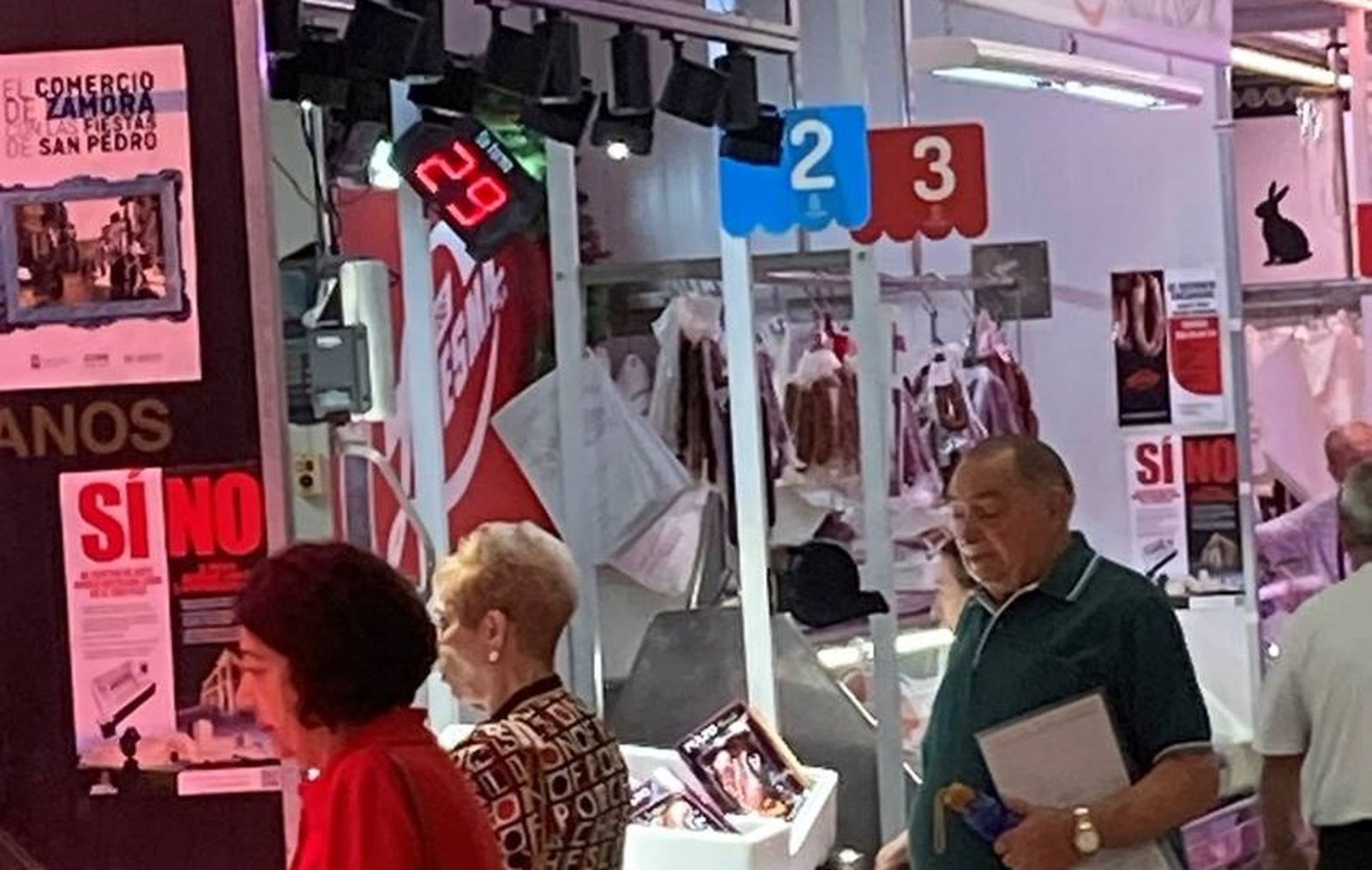 Mas de 45 comerciantes del Mercado de Abastos respaldan el Centro de Arte Baltasar Lobo en el Castillo