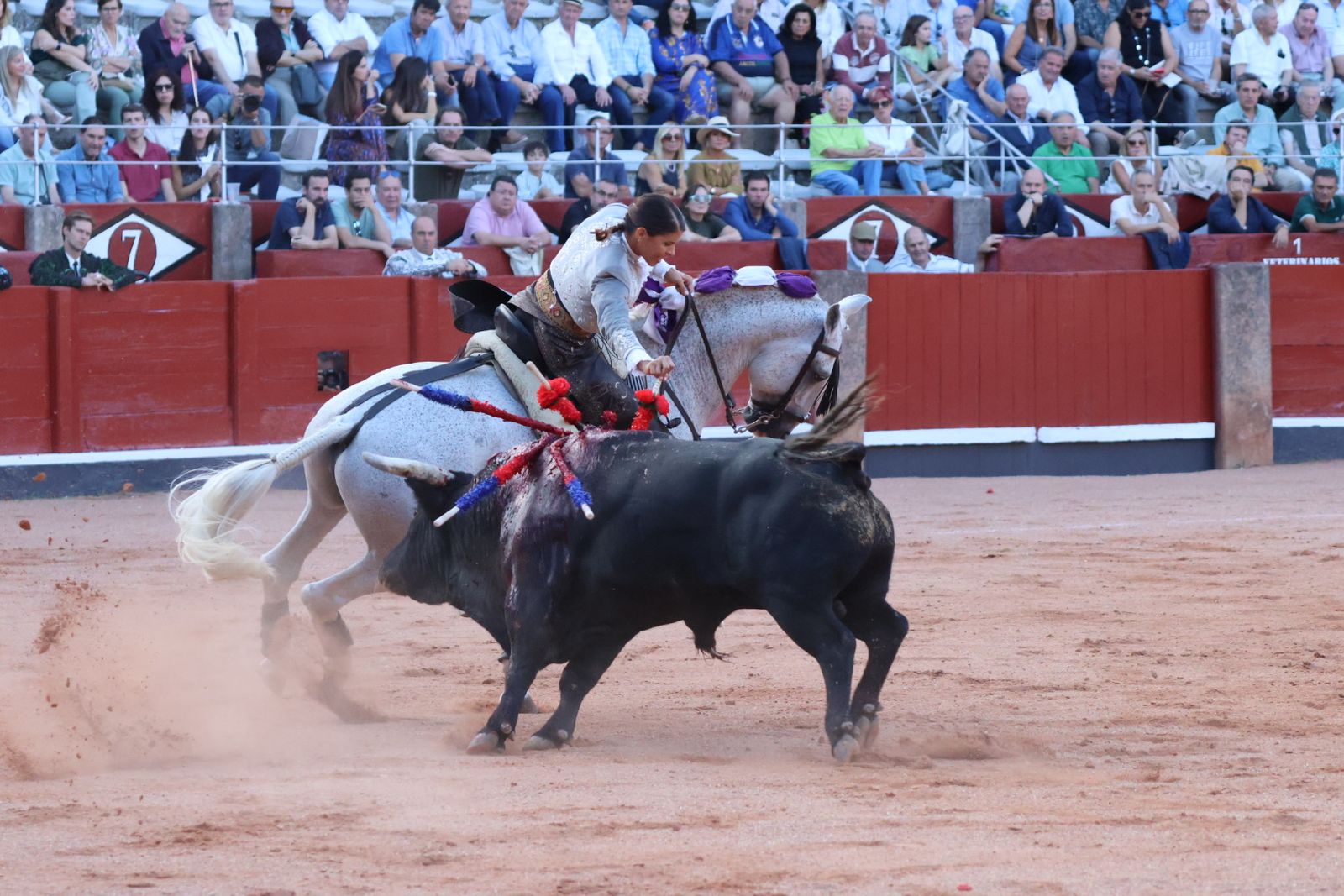 La Glorieta revive el aroma de la feria taurina con el primer festejo: Lea Vicens, Raquel Martín y Olga Casado