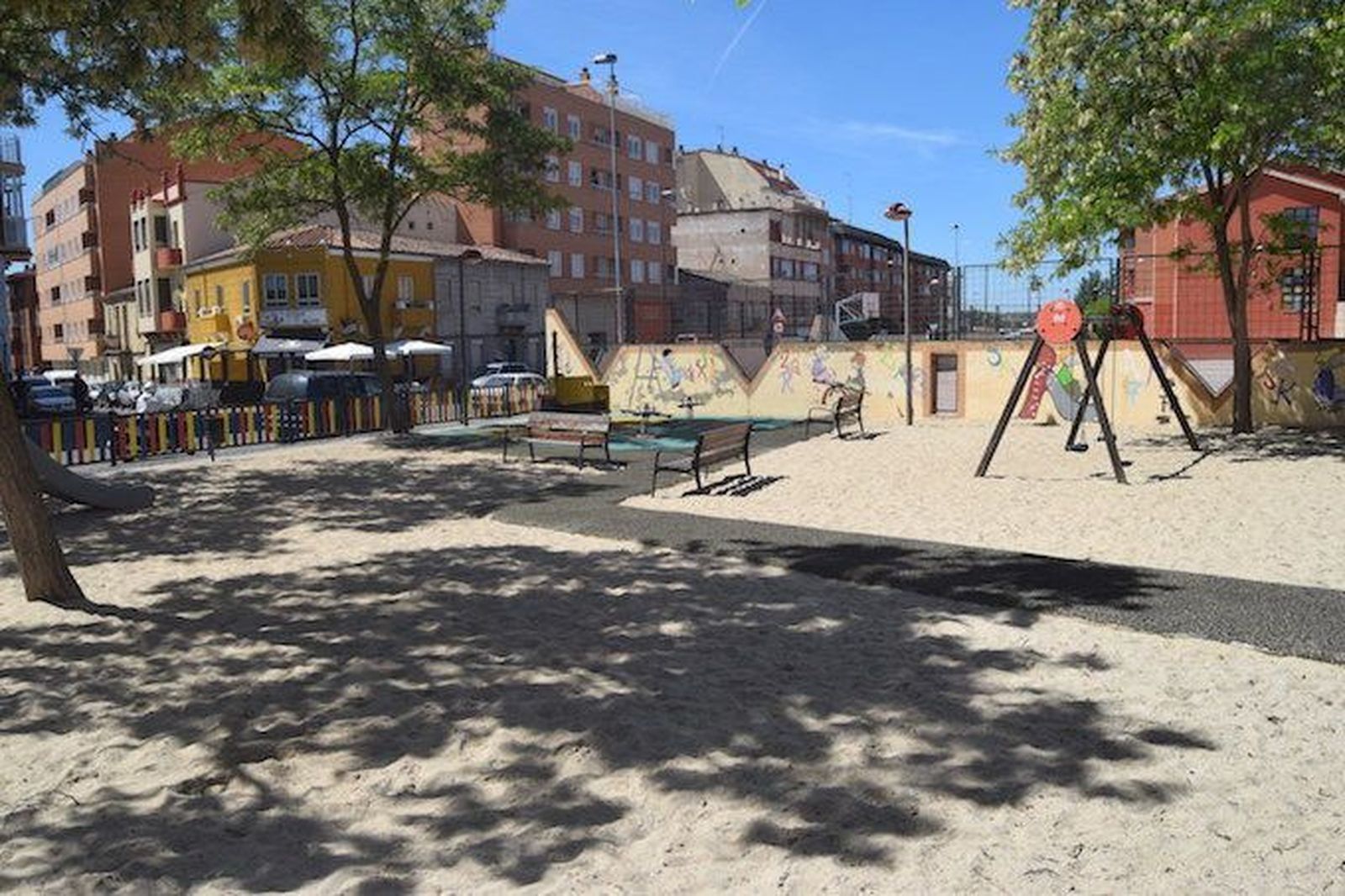 El parque de Obispo Nieto será renovado tras las 200 firmas entregadas por los vecinos de la zona