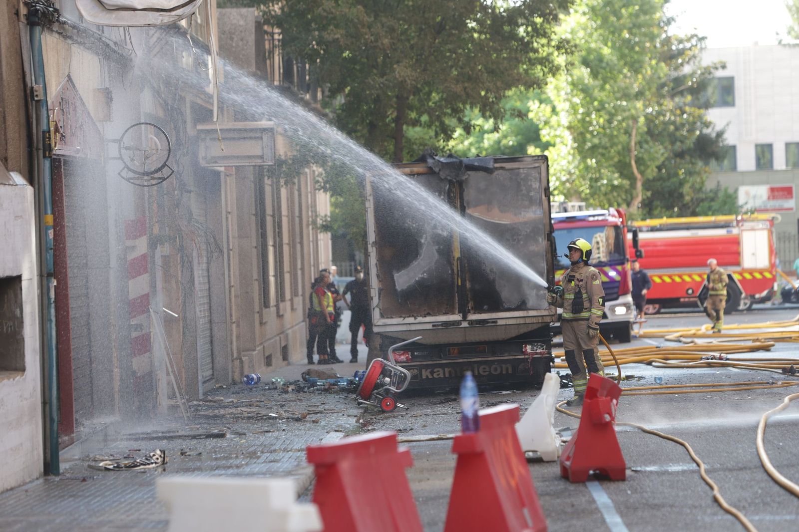 GALERÍA | Así ha sido y se ha vivido la explosión de gas en Zamora