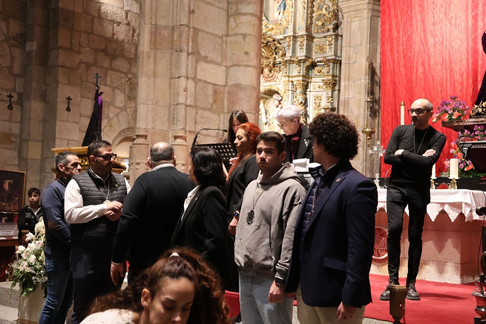 Entrada de nuevos hermanos de Jesús Nazareno Vulgo Congregación (11).JPG