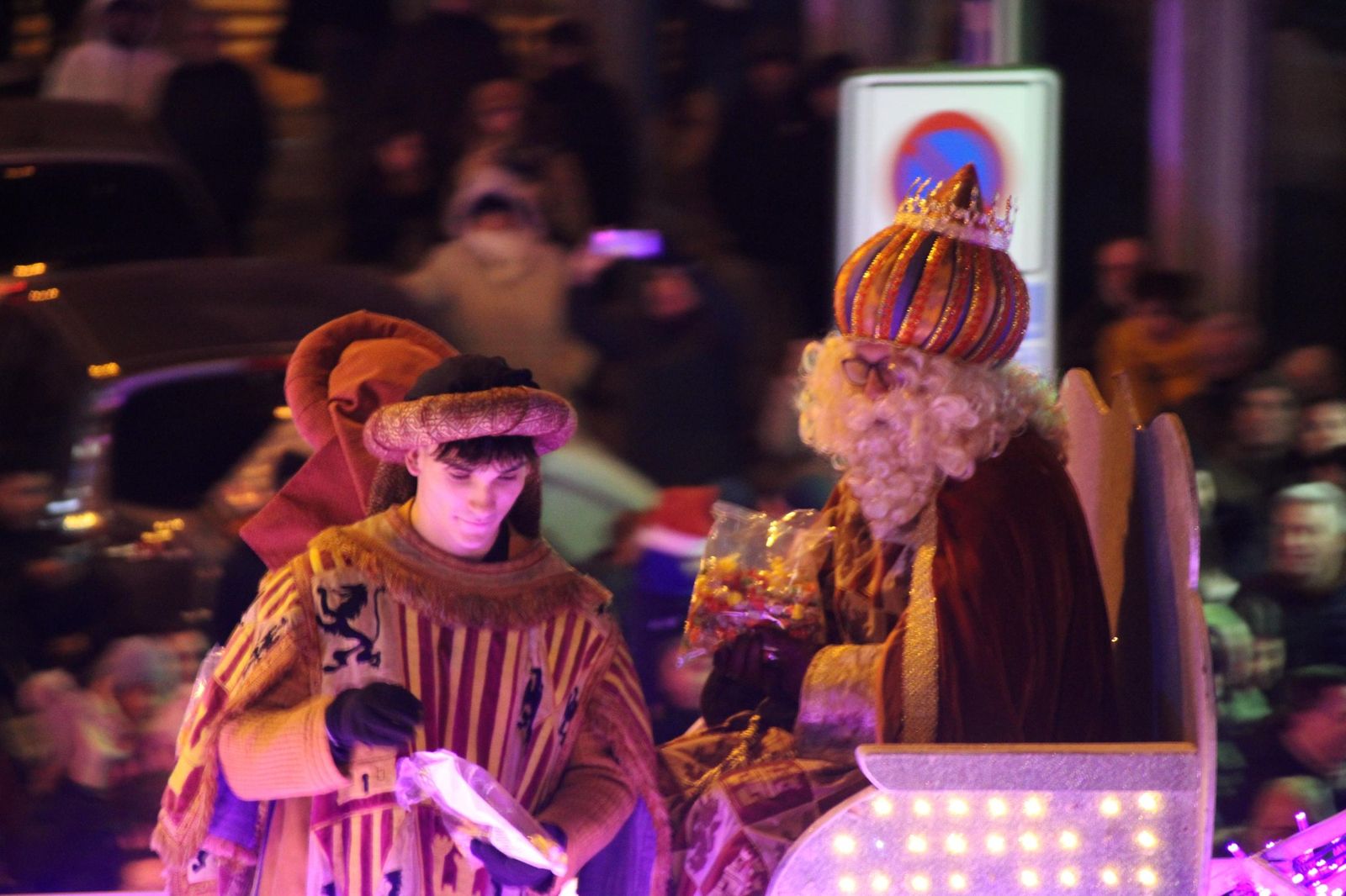 Los Reyes Magos recorren las calles de Salamanca en la Cabalgata 2026