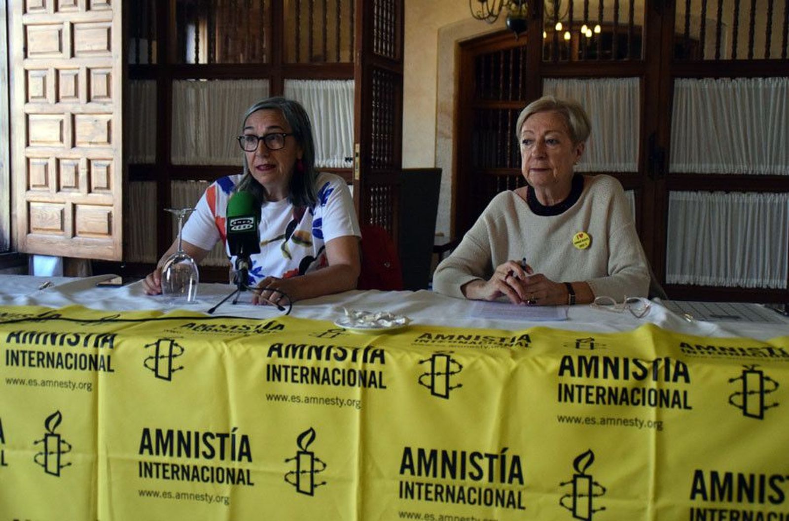 Amnistia pupitres acoso