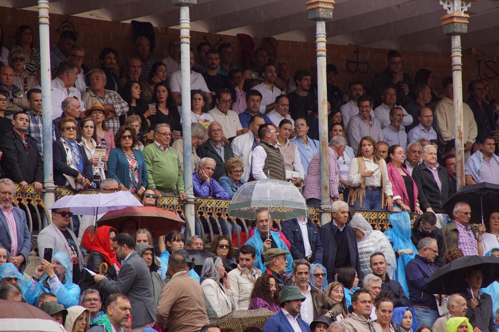 resumen-fotografico-del-ambiente-en-los-tendidos-de-la-glorieta-durante-la-corrida-de-garcigrande-20-de-septiembre-de-2024-foto-juanes-63