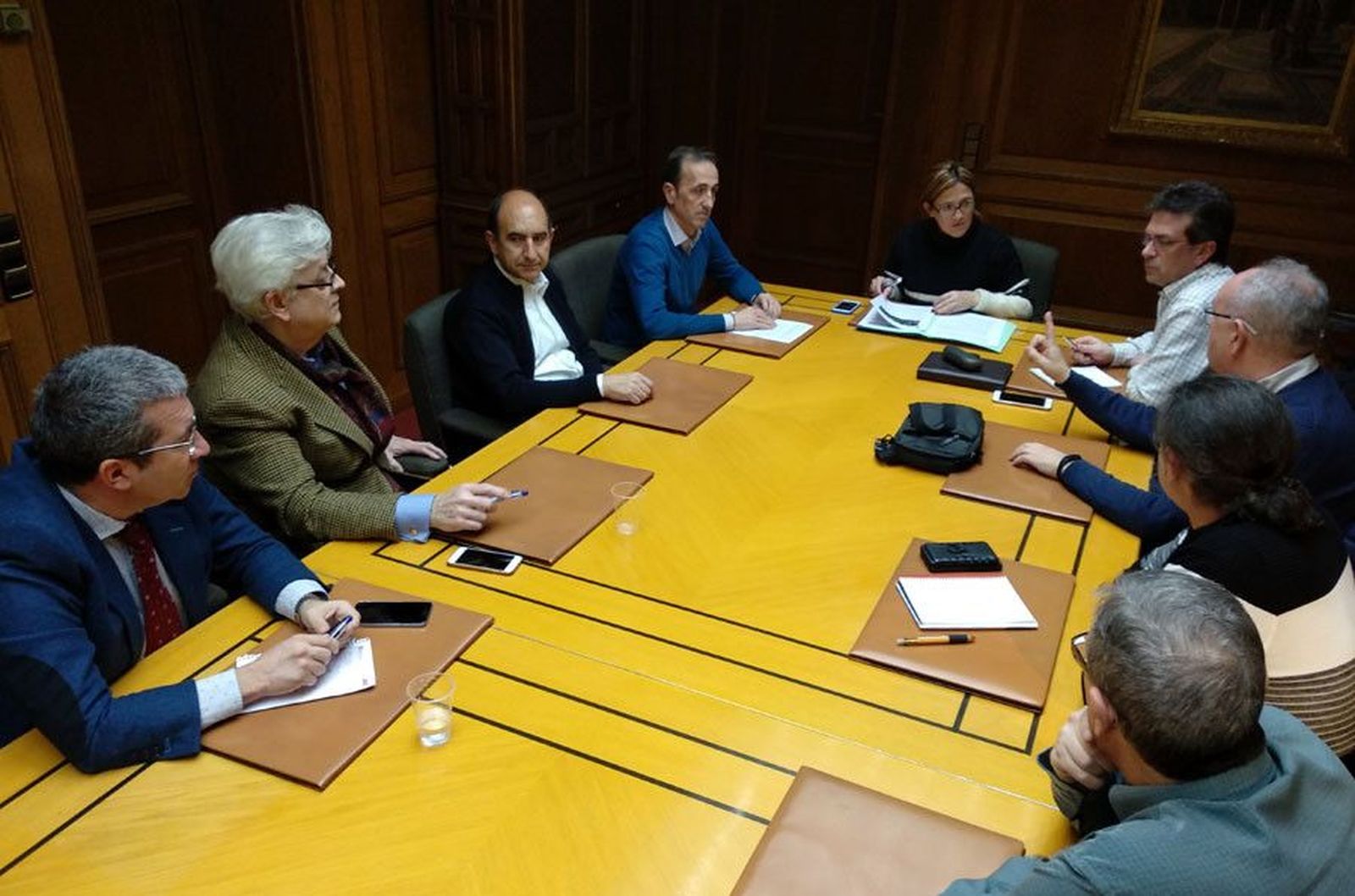 Reunion mesa dialogo social tesla