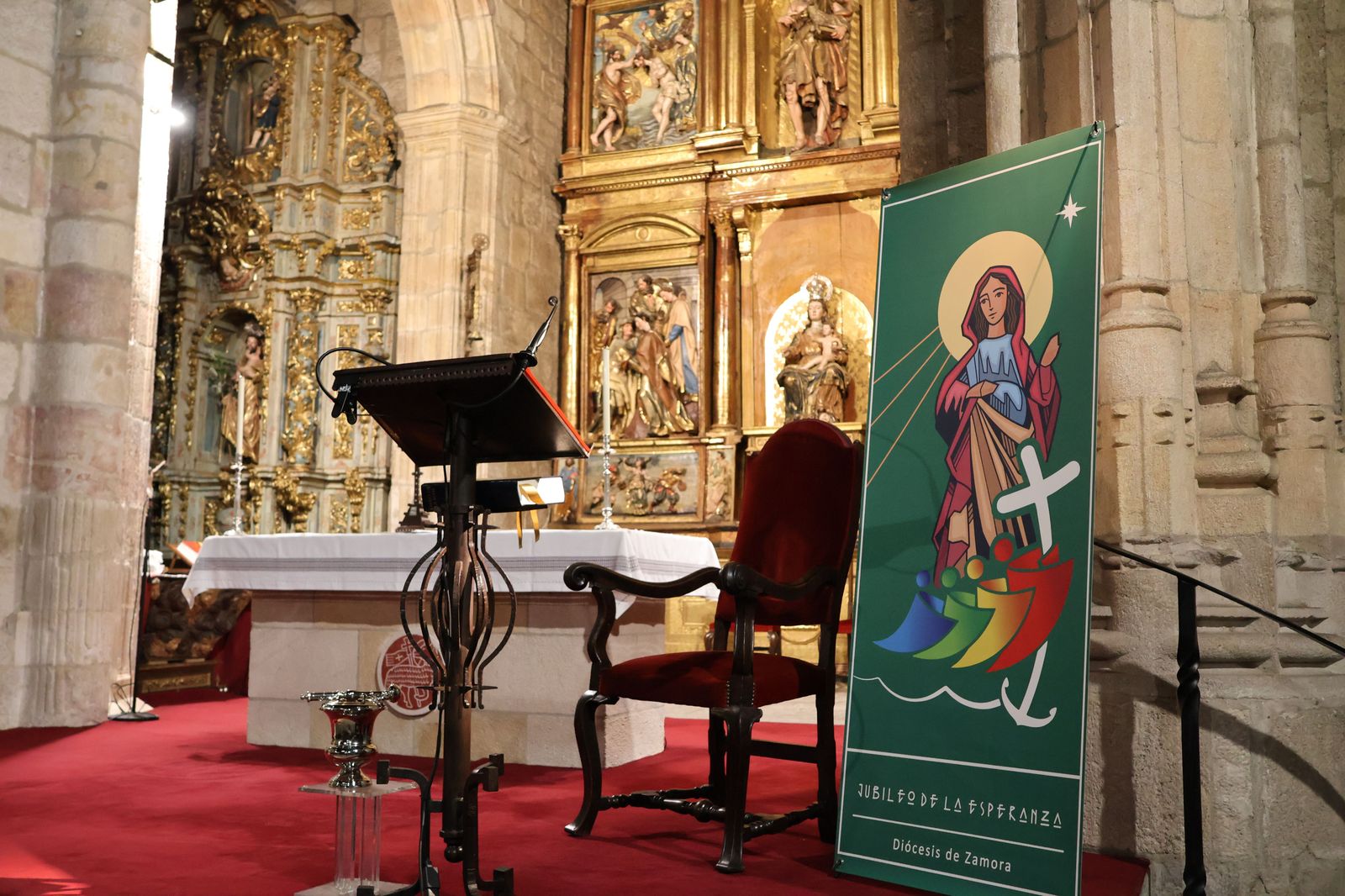 Entrada de nuevos hermanos de la Vera Cruz (1)