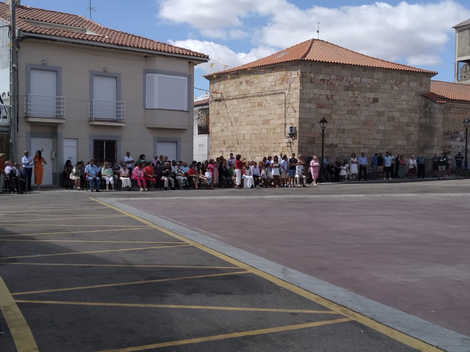 procesion-por-las-fiestas-patronales-en-valdelosa-3