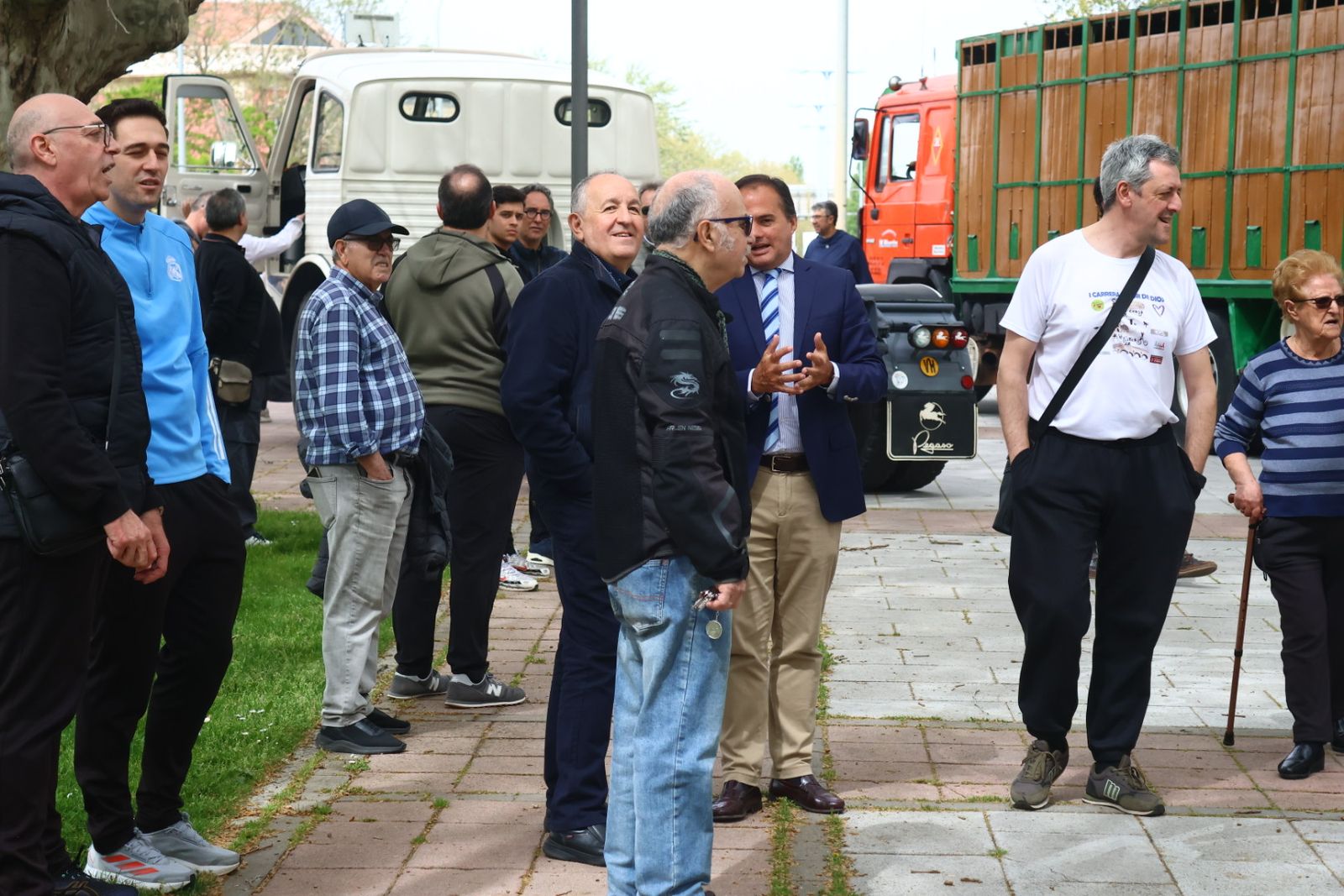 Concentración de camiones clásicos por la X Ruta Peña de Francia Clásicos Pesados CYL