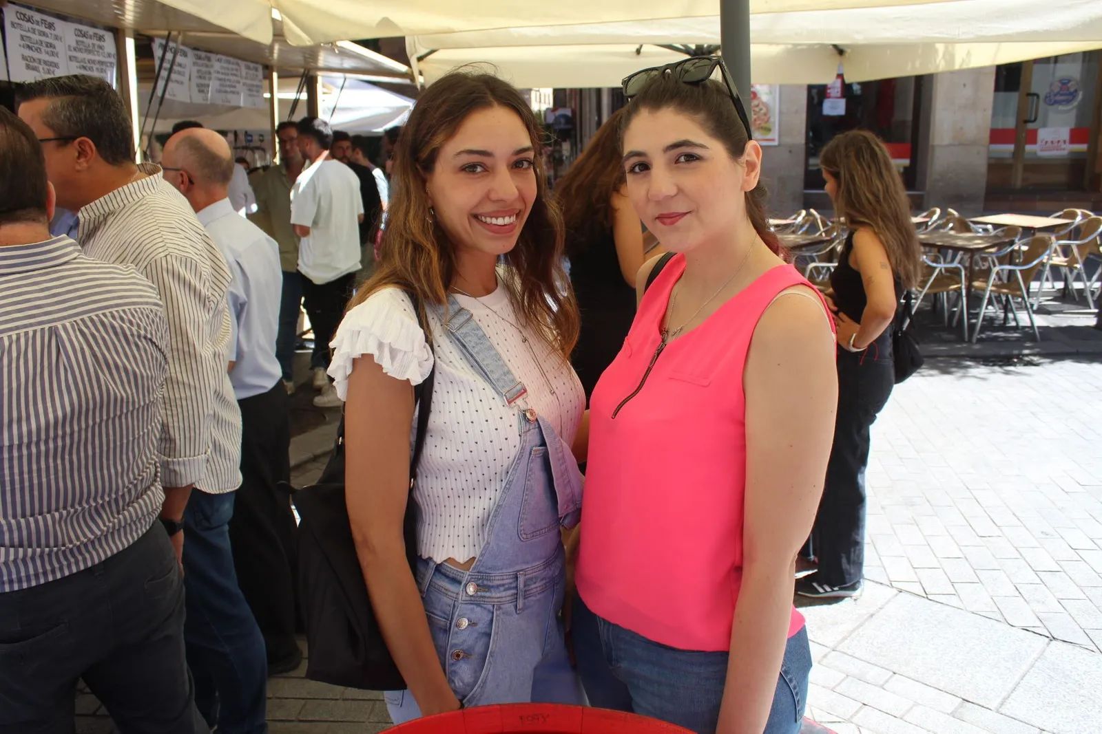 Ambiente en la Feria de Día en el mediodía de este sábado