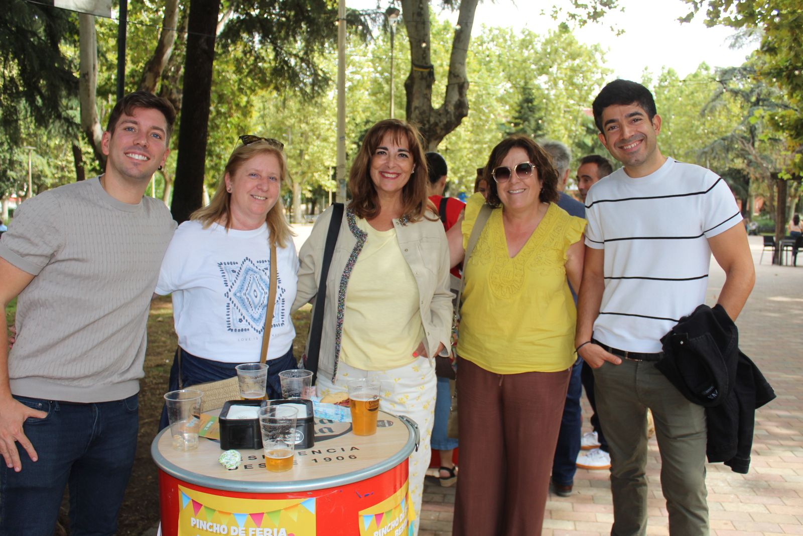Ambiente en la Feria de Día en el mediodía de este viernes