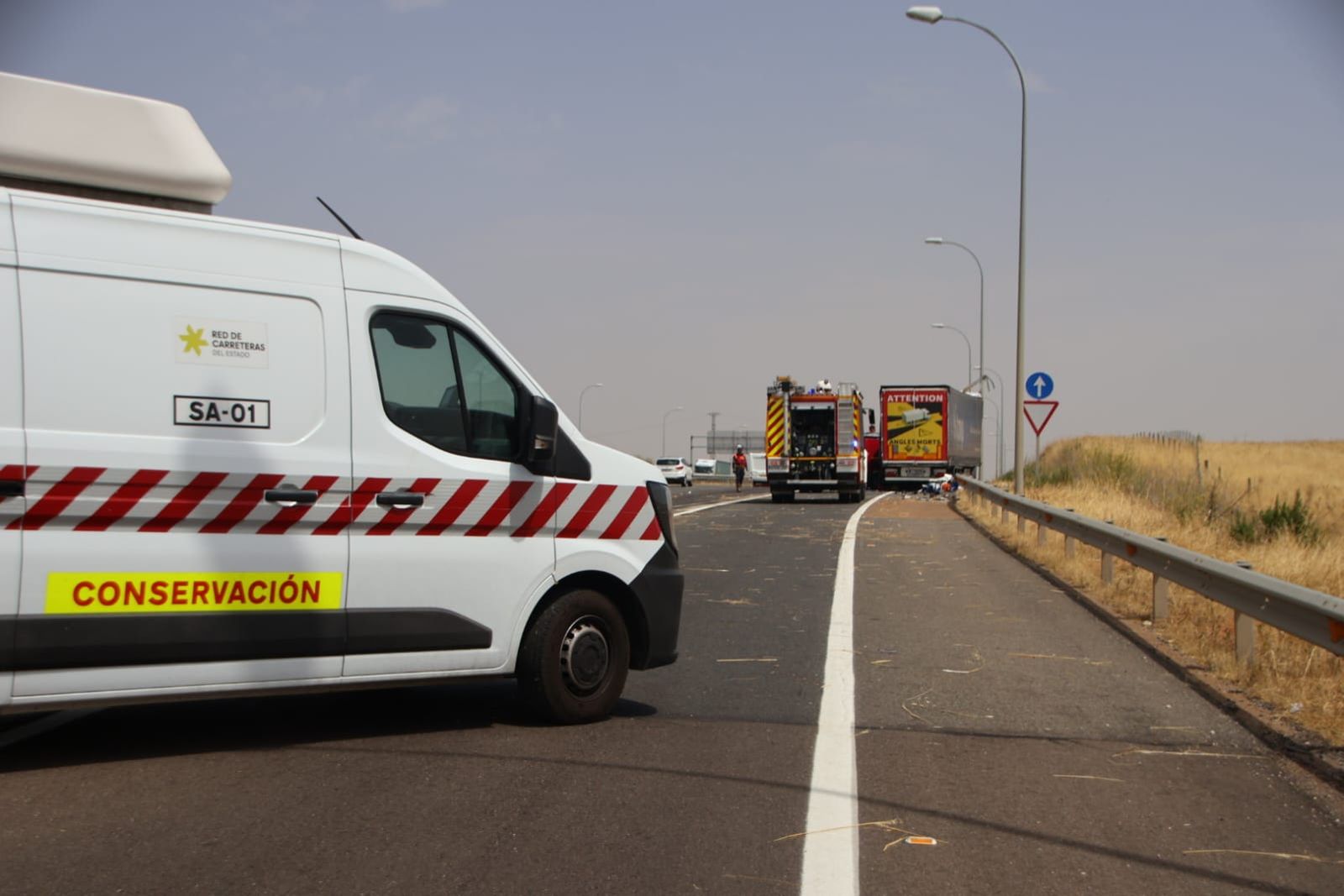Un accidente entre dos camiones deja una persona inconciente en la A-62