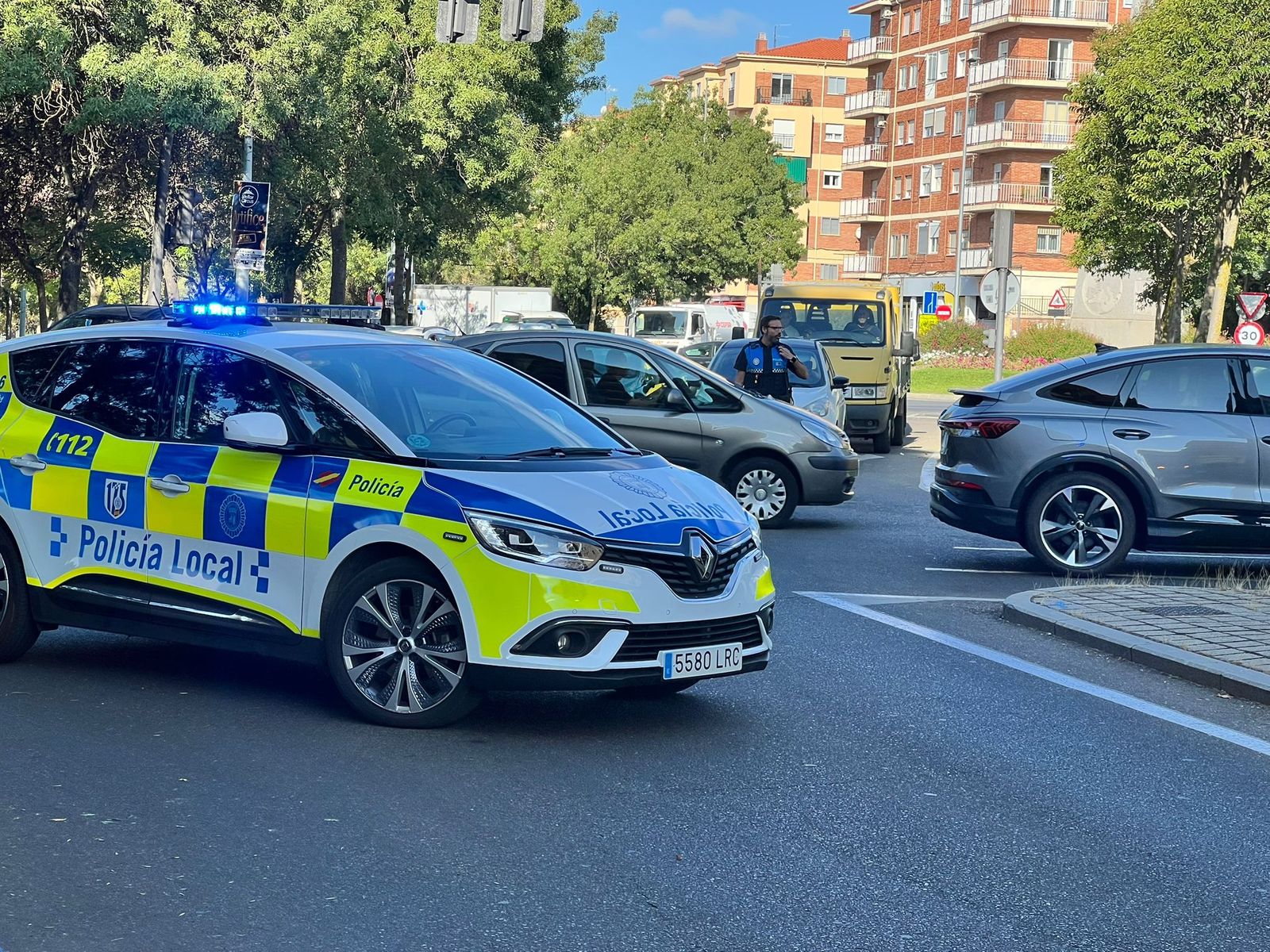 Una mujer de 25 años herida tras ser atropellada por un turismo en la avenida de Portugal