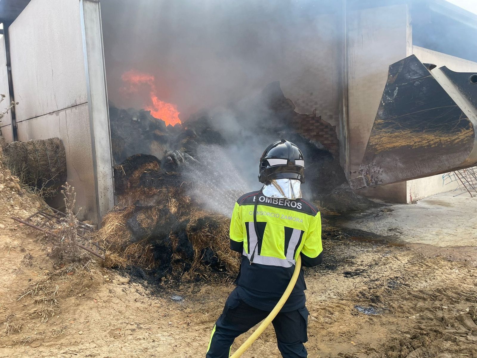 Incendio en una nave en Argujillo